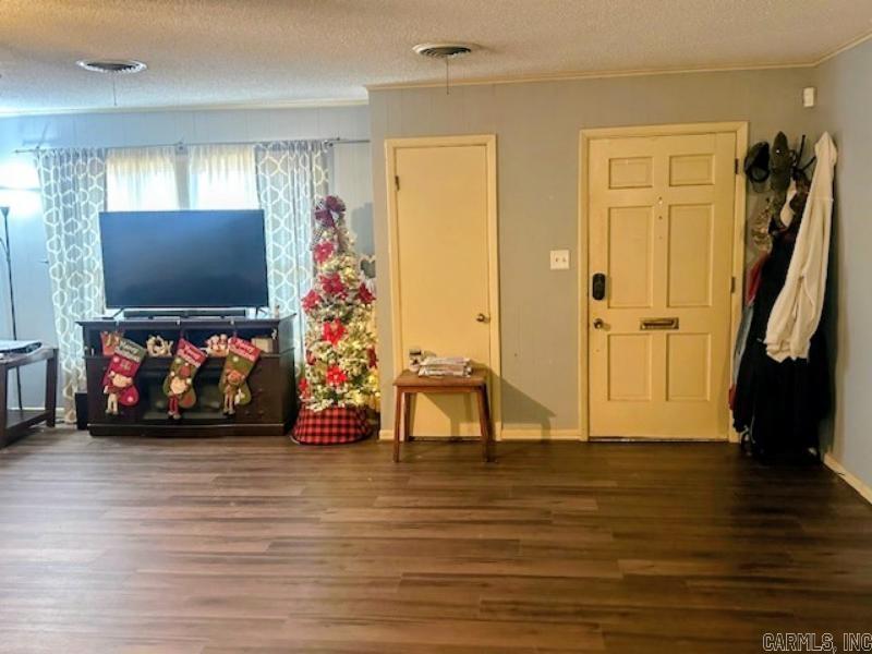 MIKE BERG LAKE - Residential