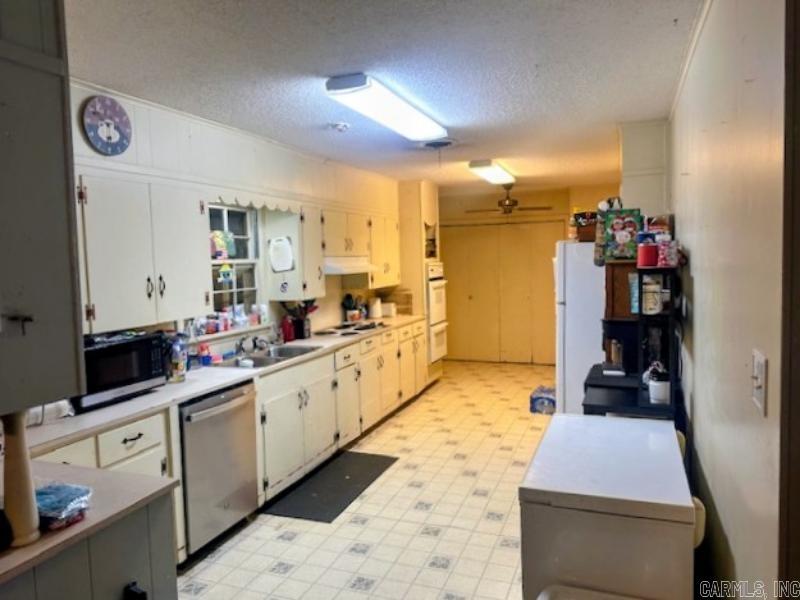 MIKE BERG LAKE - Residential