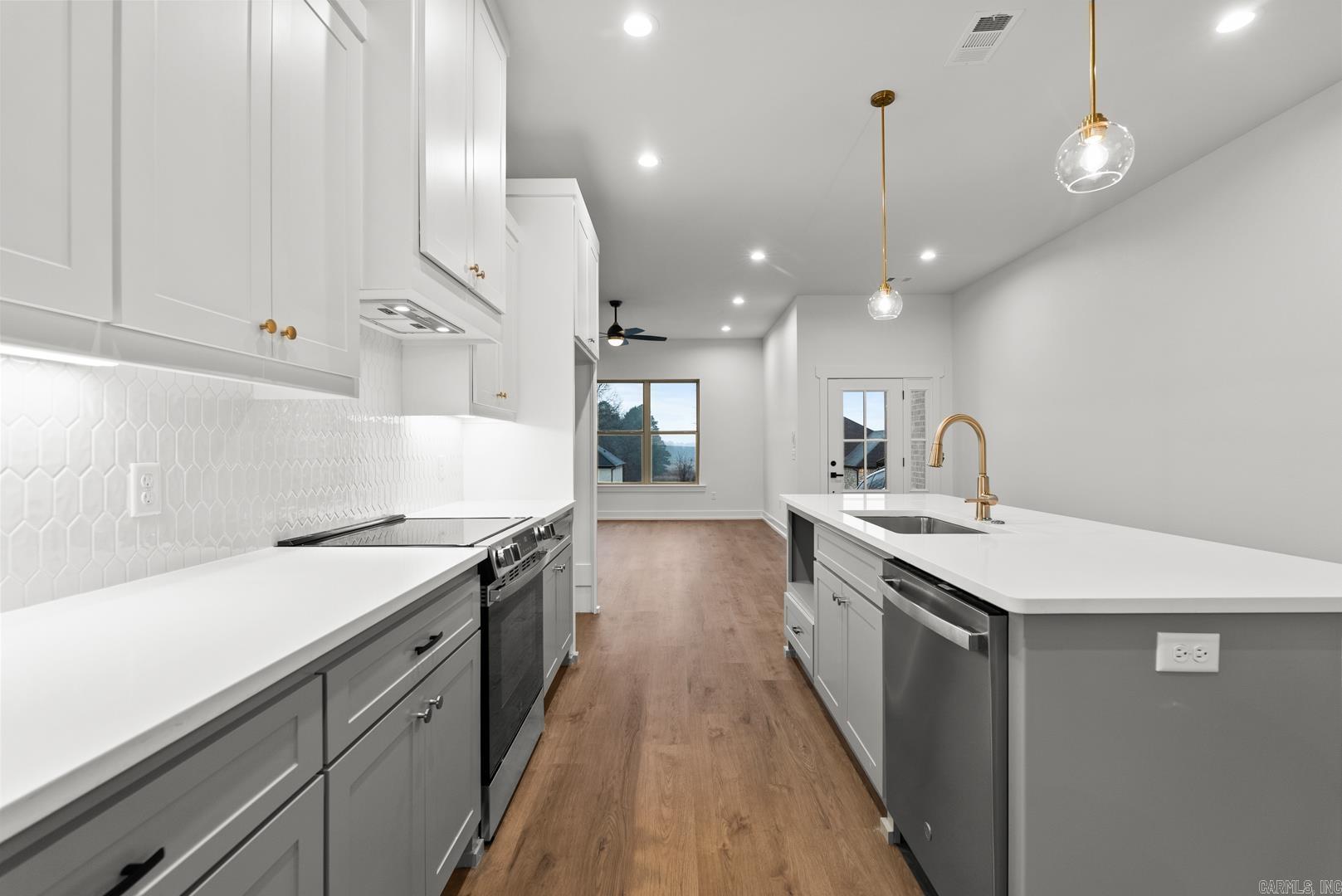 HIDDEN VALLEY ESTATES - Residential