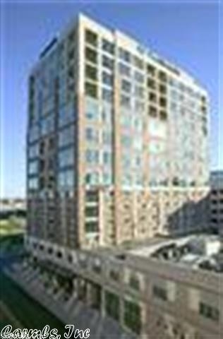 Spectacular Penthouse Living. Every possible luxury amenity including Outstanding Downtown and River Views. Excellent design and fantastic floor plan. Custom Gourmet kitchen with beautiful cabinetry, solid African granite counter tops along with top of the line appliances. Gorgeous marble floors. Fabulous master suite with spa shower system. Lutron smart system-light, blinds, sounds system. Two car secure parking. Truly a must see!