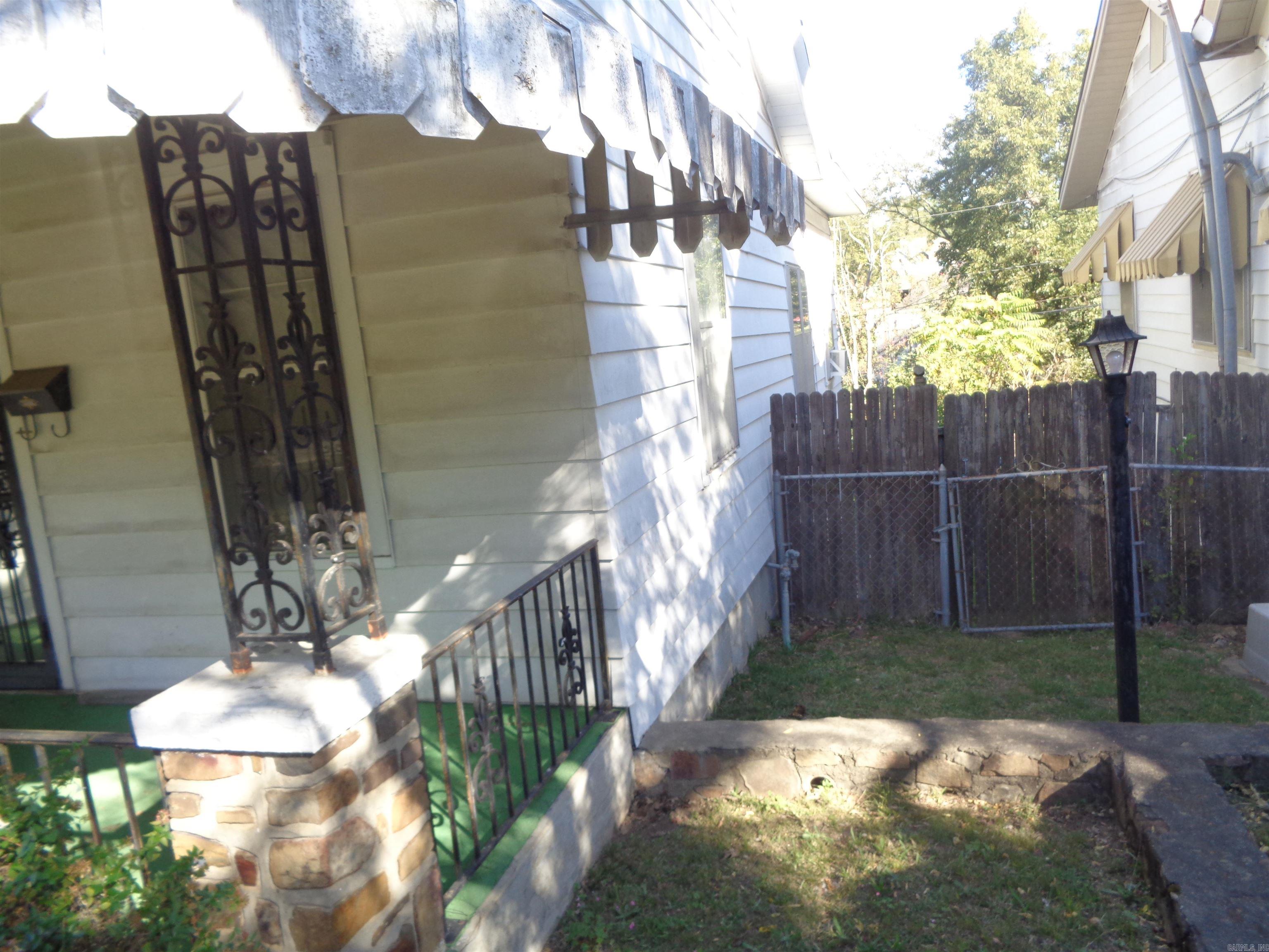Weldon E Wrights - Residential