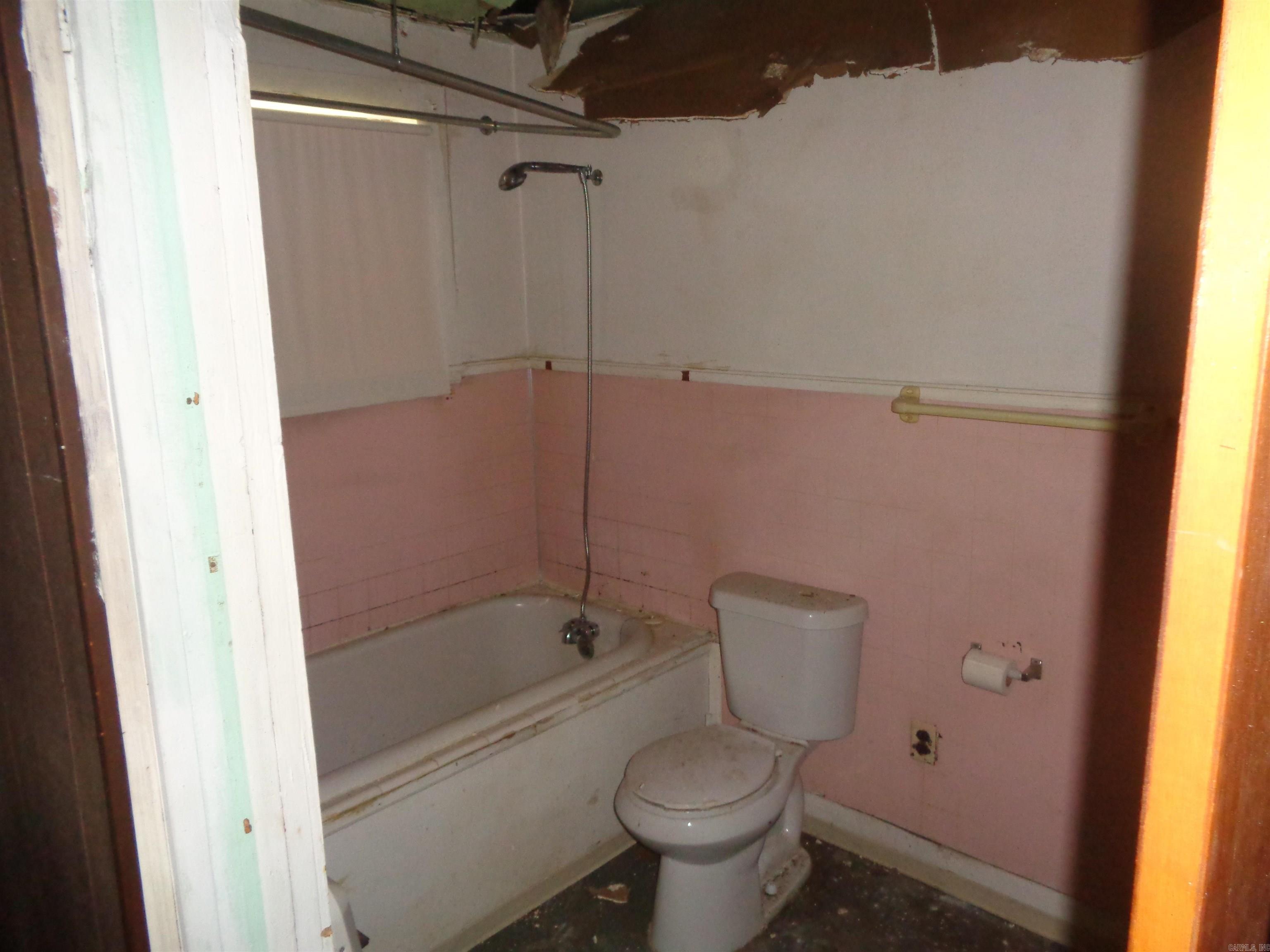 Weldon E Wrights - Residential