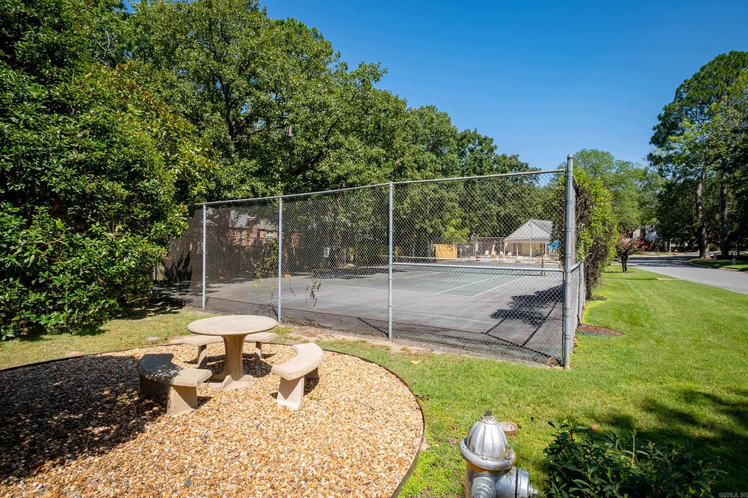 KINGSBRIDGE TWNHSE - Residential