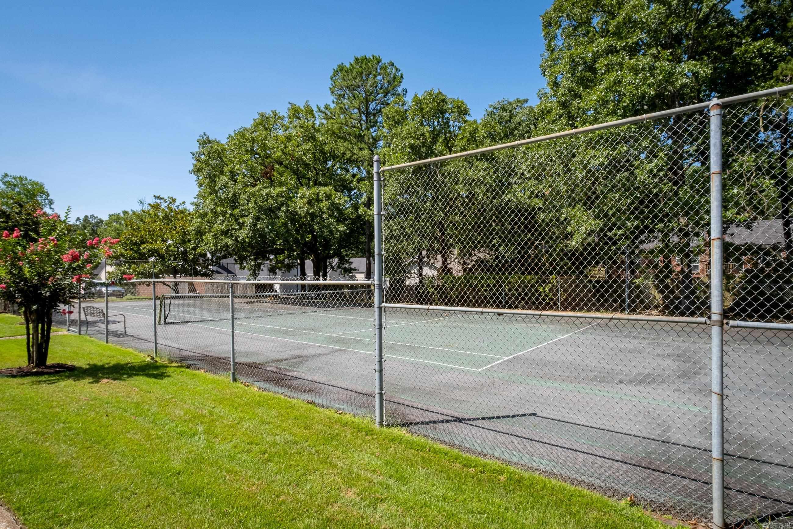 KINGSBRIDGE TWNHSE - Residential