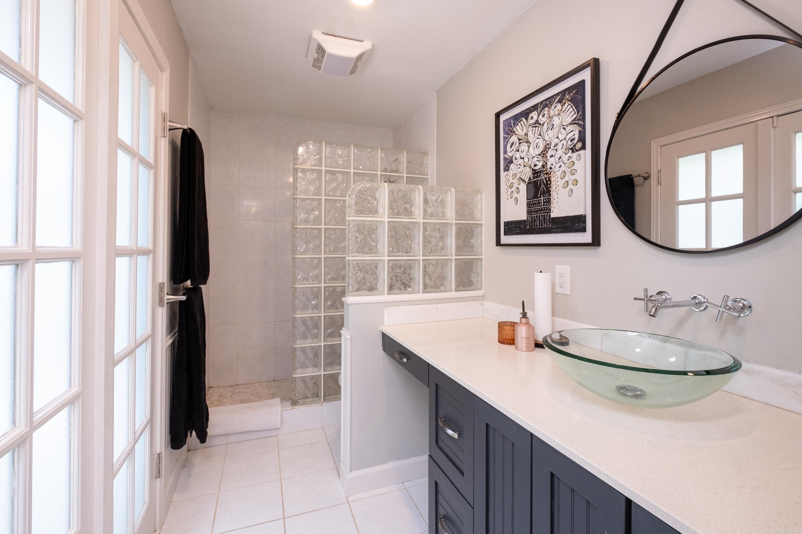 KINGSBRIDGE TWNHSE - Residential