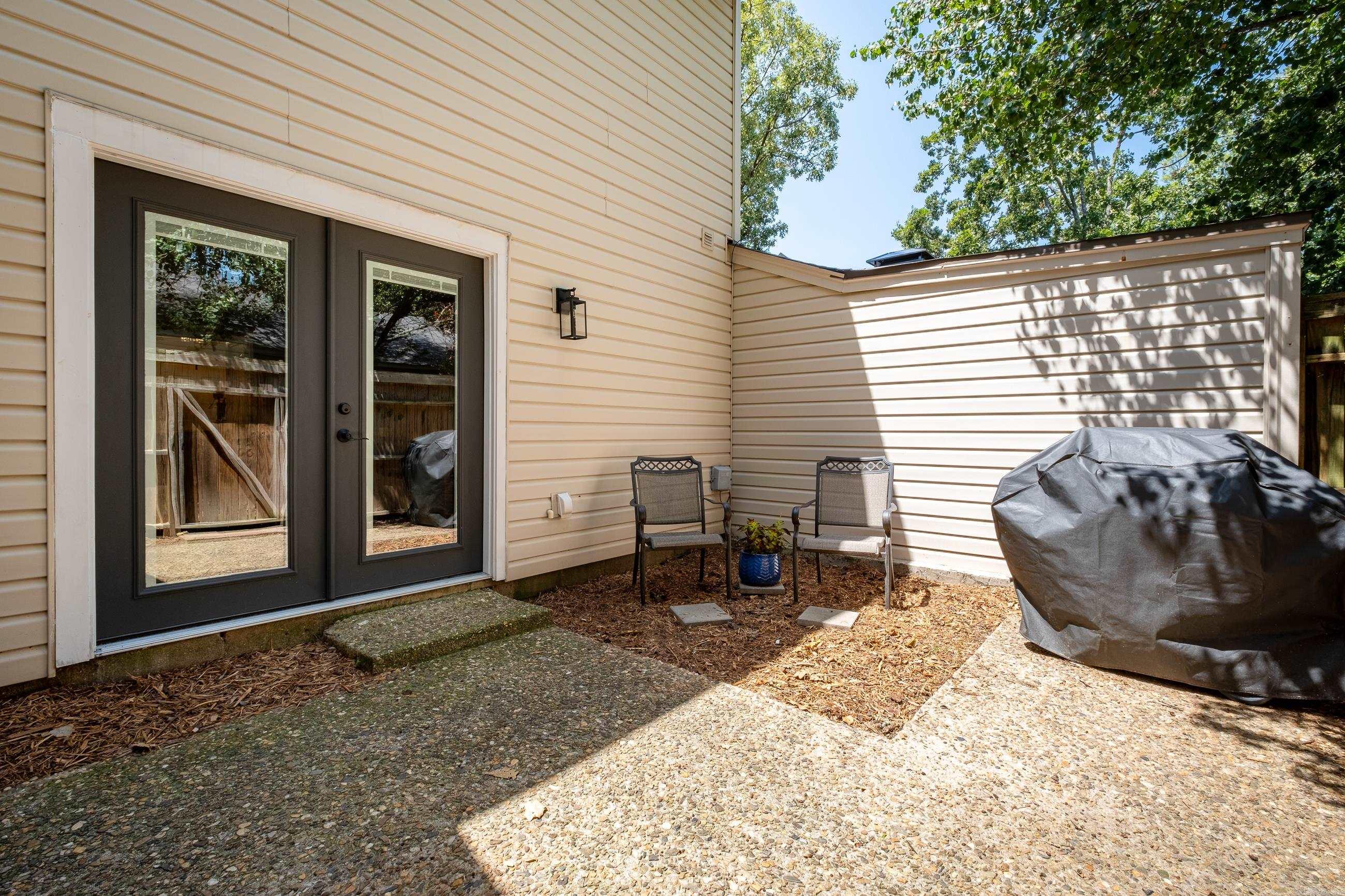 KINGSBRIDGE TWNHSE - Residential