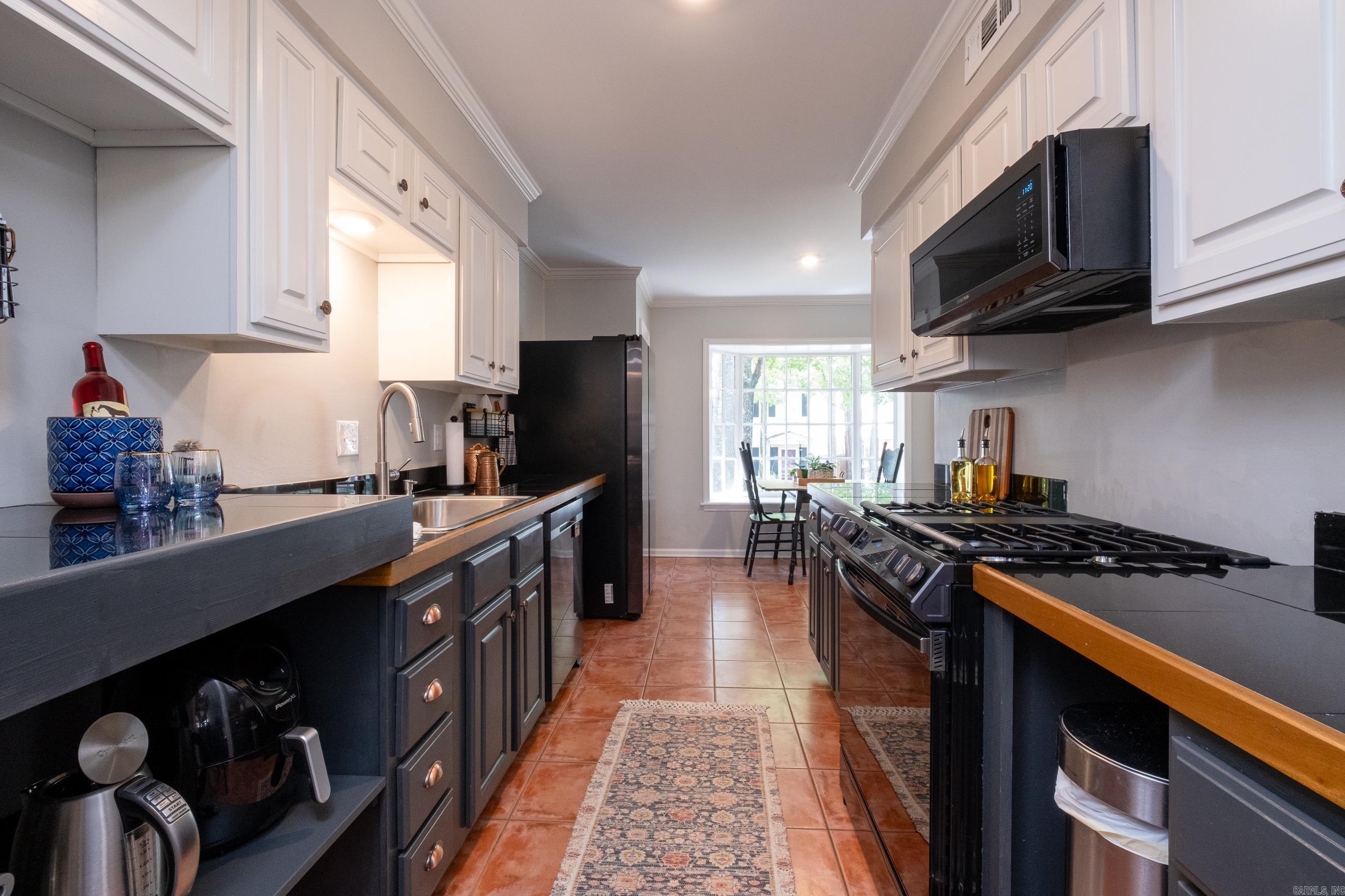 KINGSBRIDGE TWNHSE - Residential