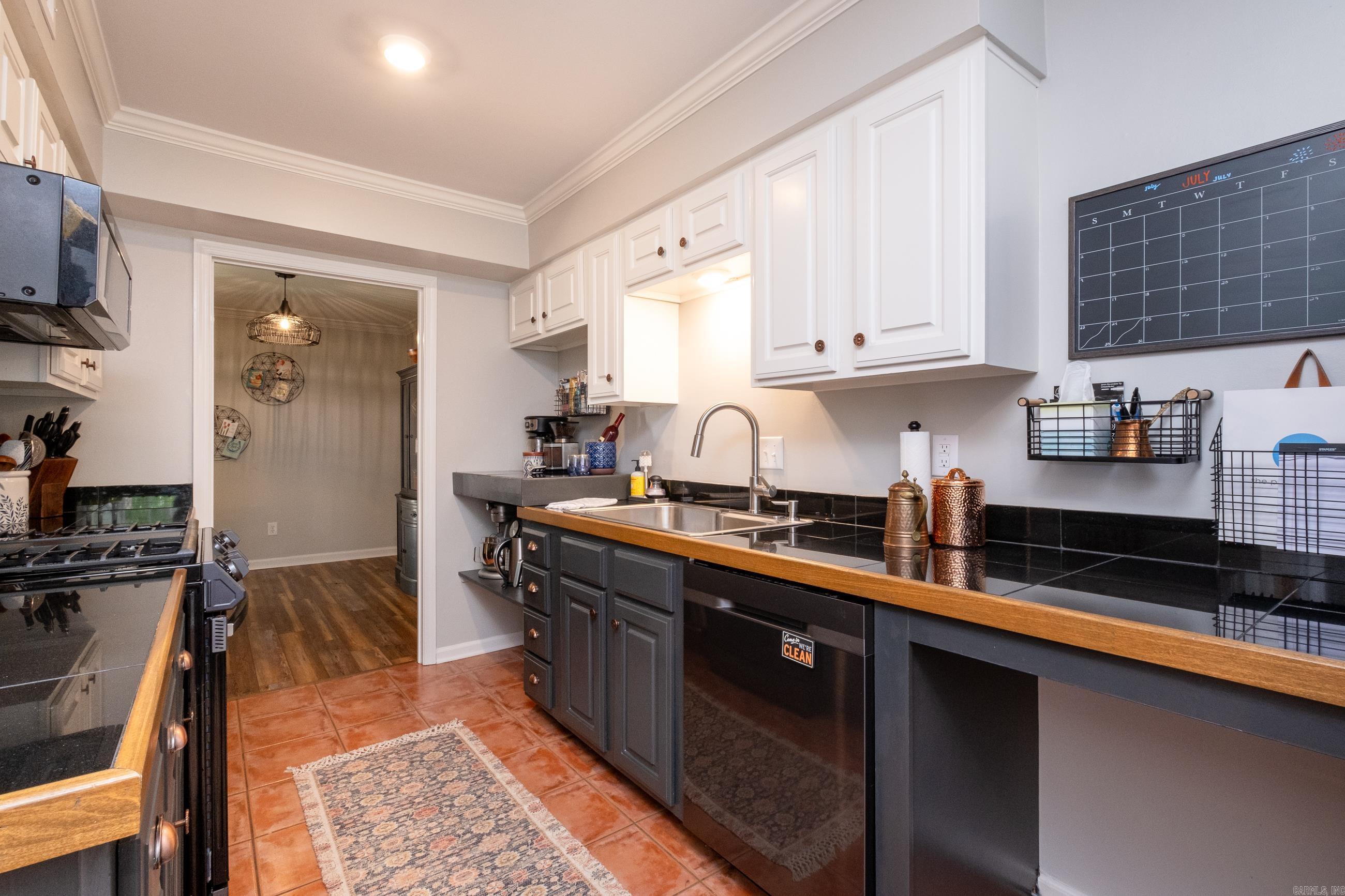 KINGSBRIDGE TWNHSE - Residential