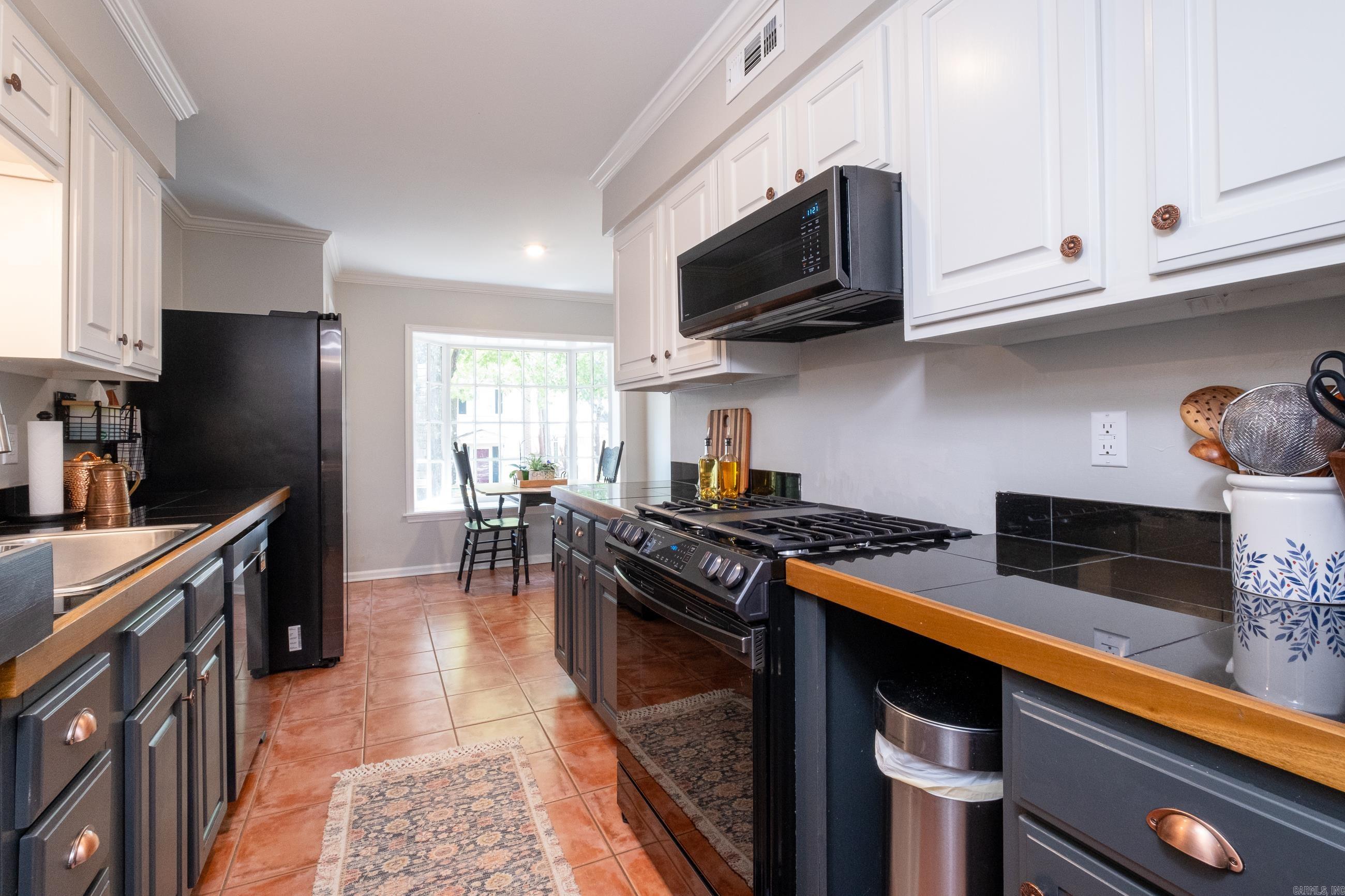 KINGSBRIDGE TWNHSE - Residential