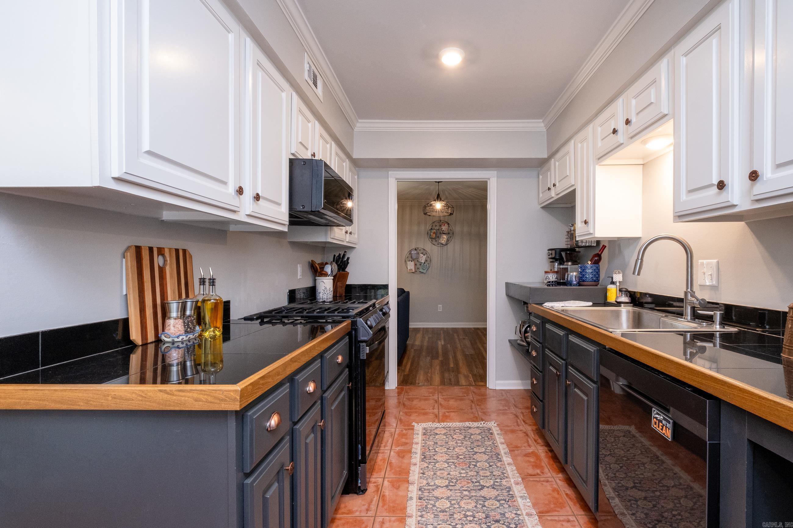 KINGSBRIDGE TWNHSE - Residential