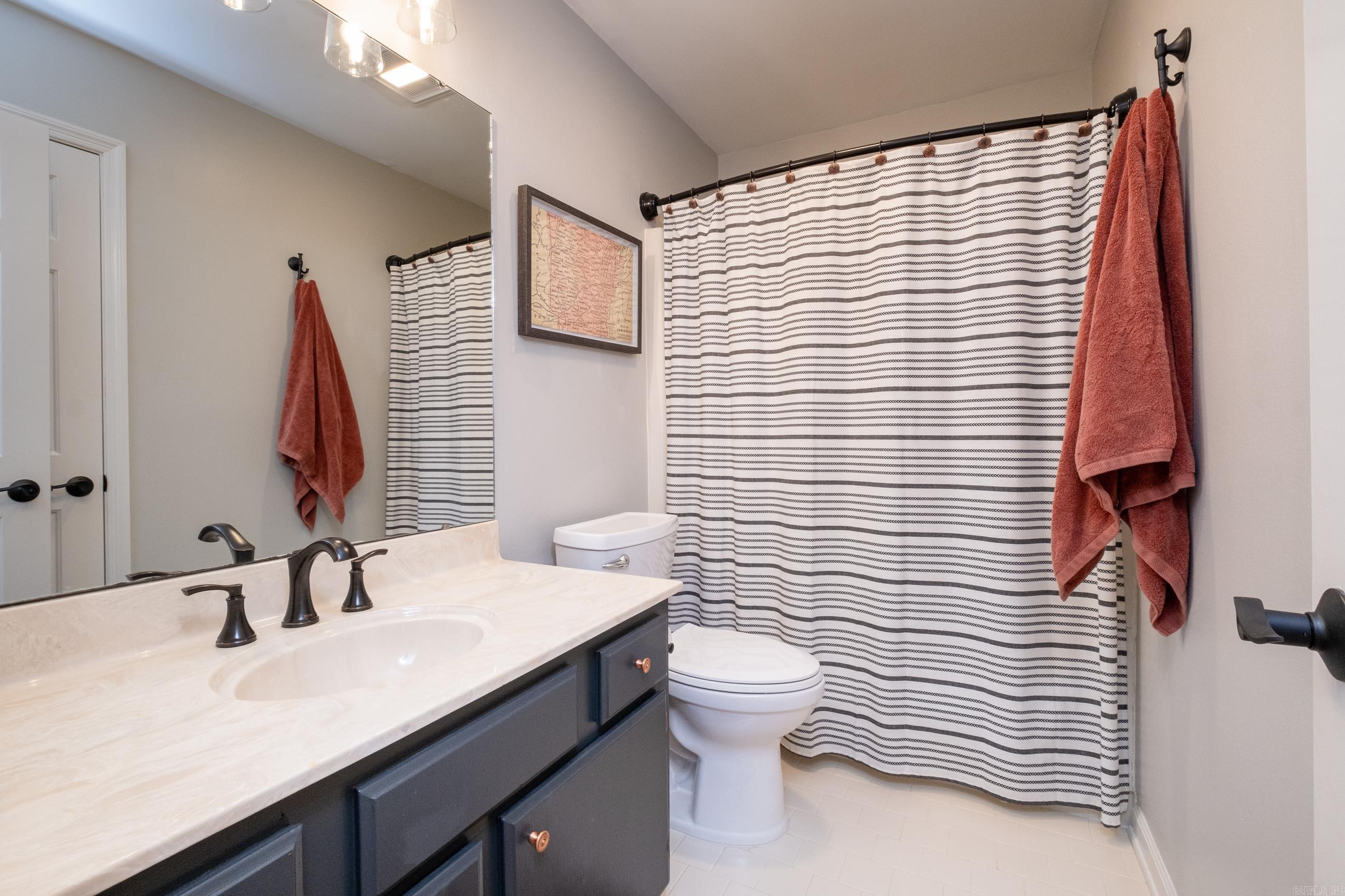 KINGSBRIDGE TWNHSE - Residential