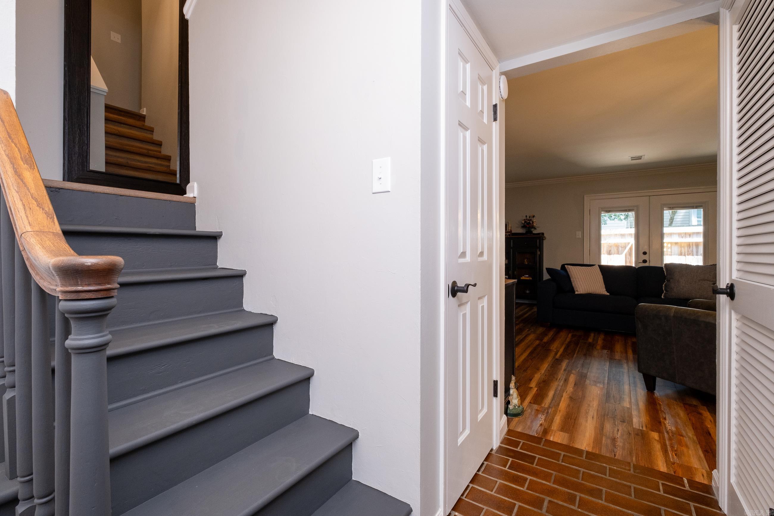 KINGSBRIDGE TWNHSE - Residential