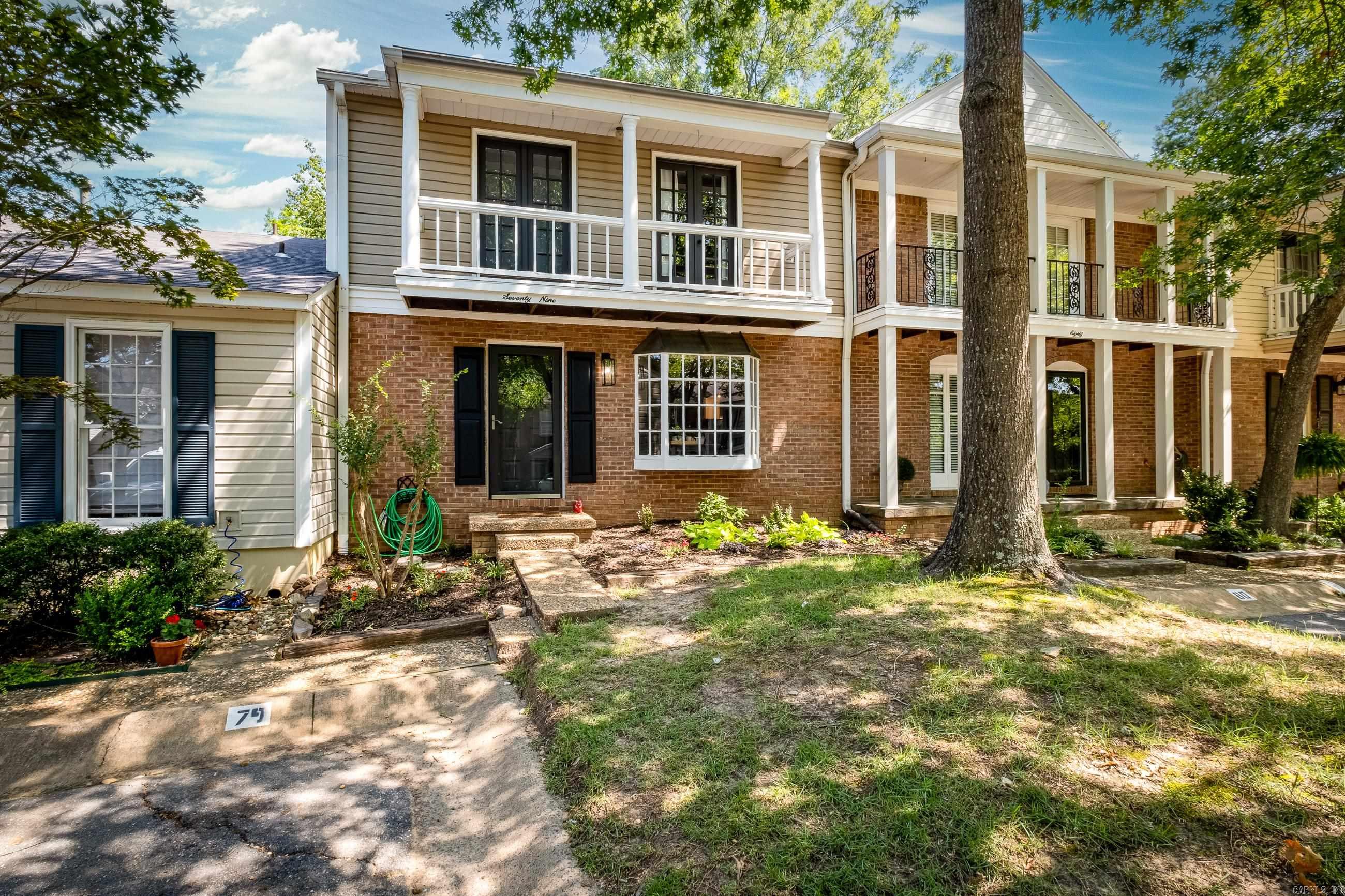 KINGSBRIDGE TWNHSE - Residential