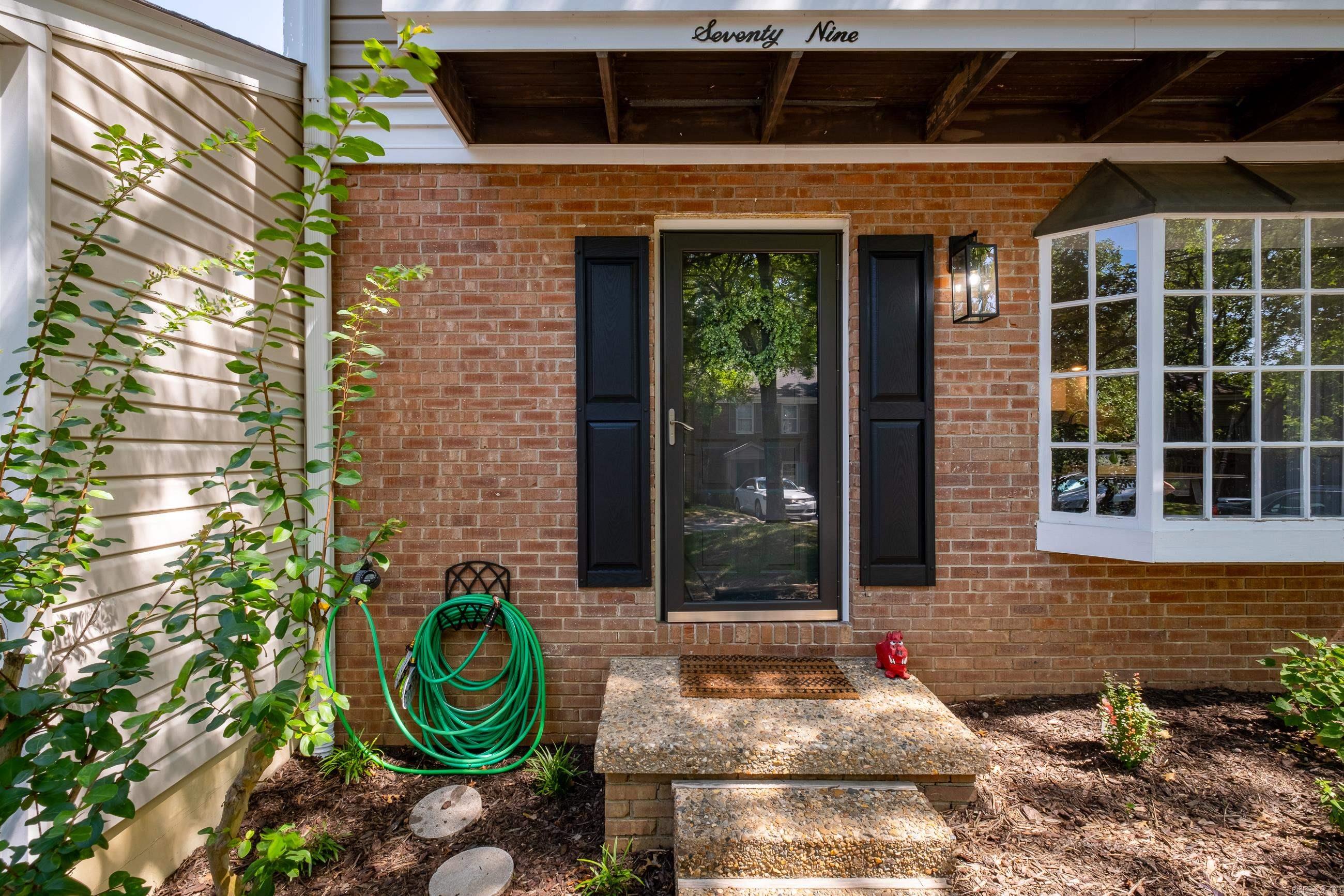 KINGSBRIDGE TWNHSE - Residential