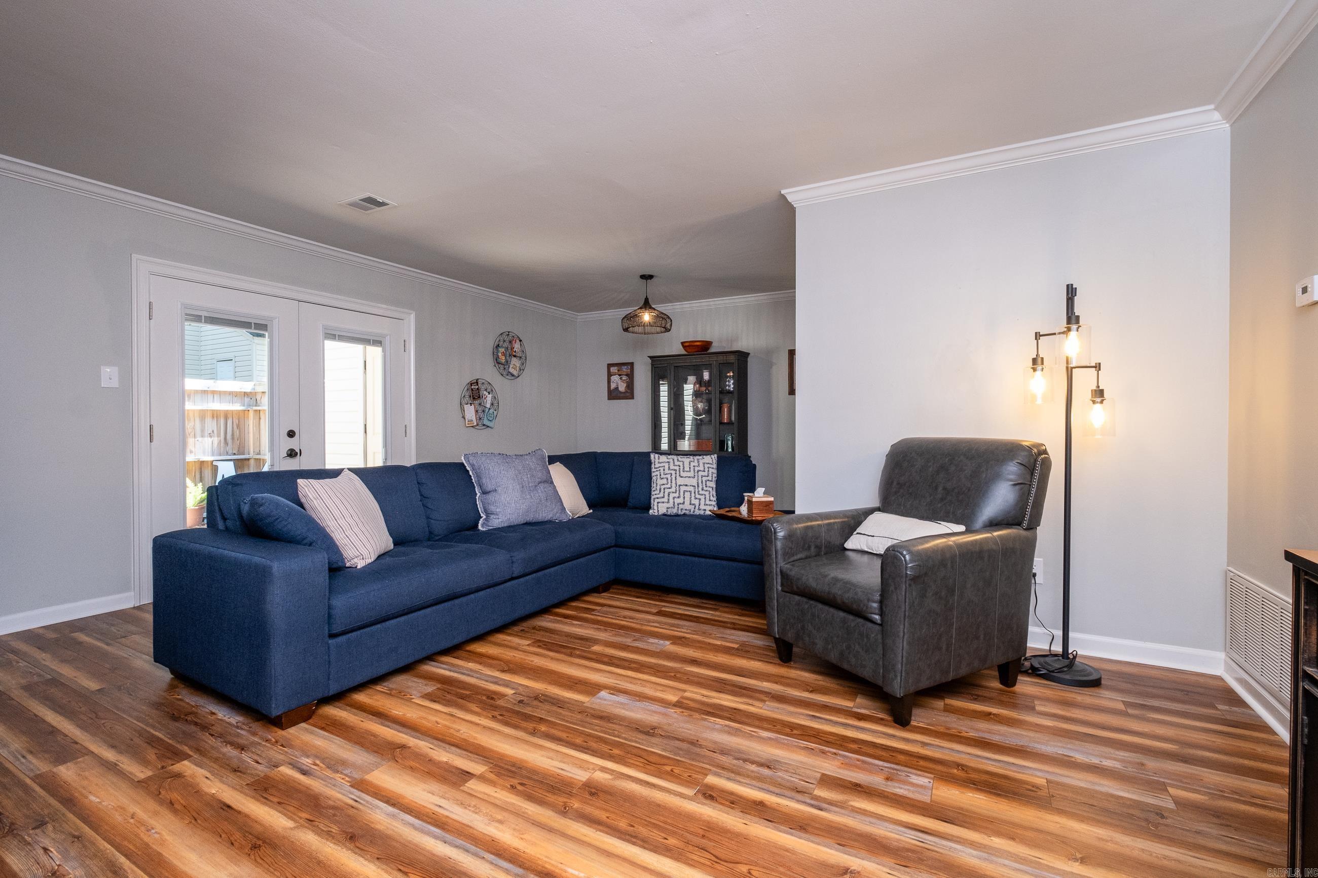 KINGSBRIDGE TWNHSE - Residential