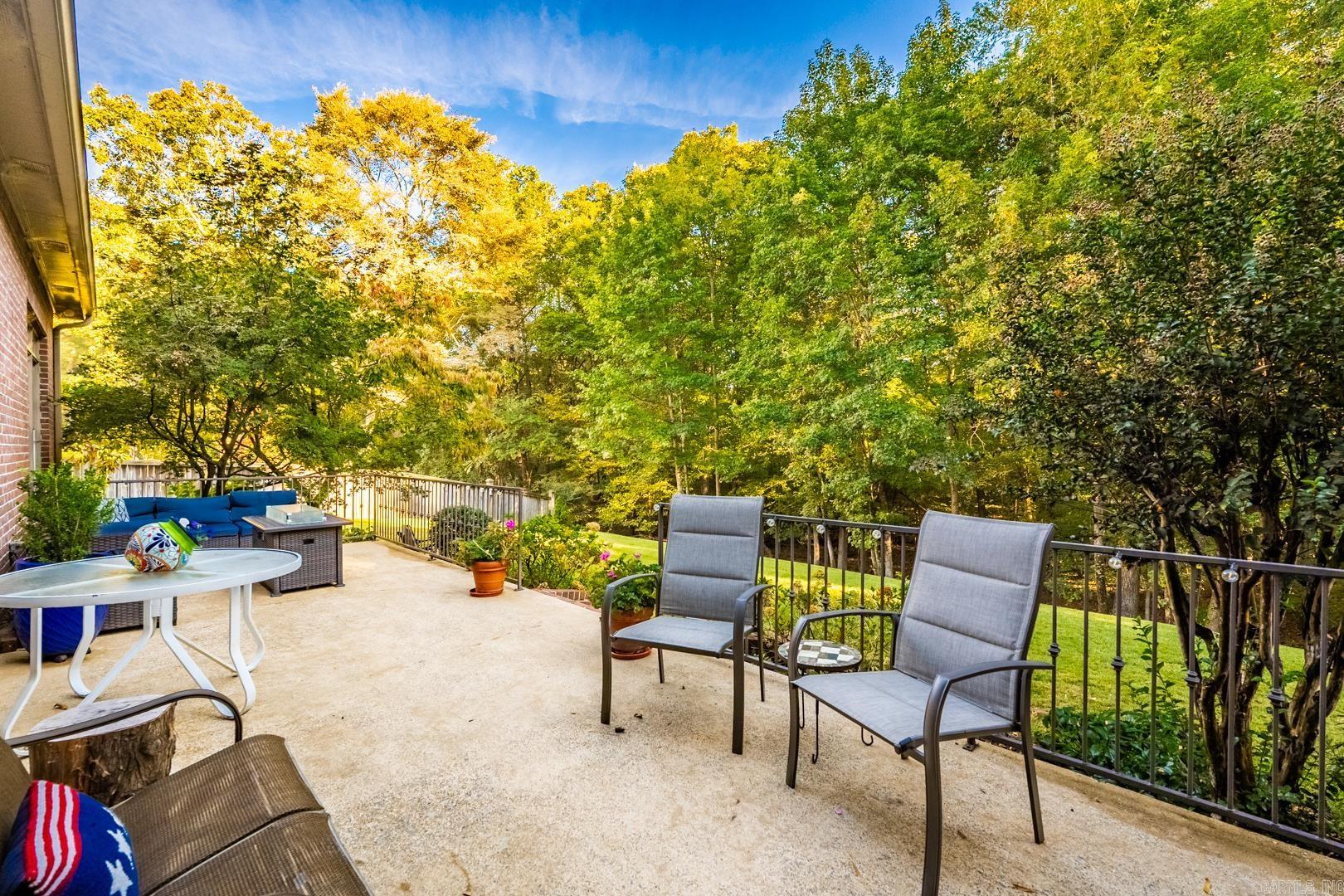 CHENAL VALLEY WITRY COURT - Residential