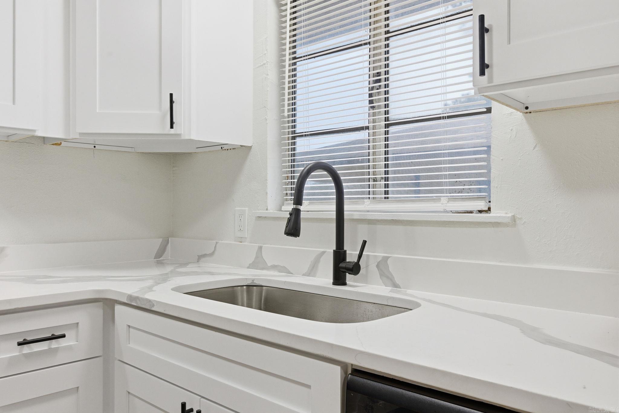 BRACKS - Residential