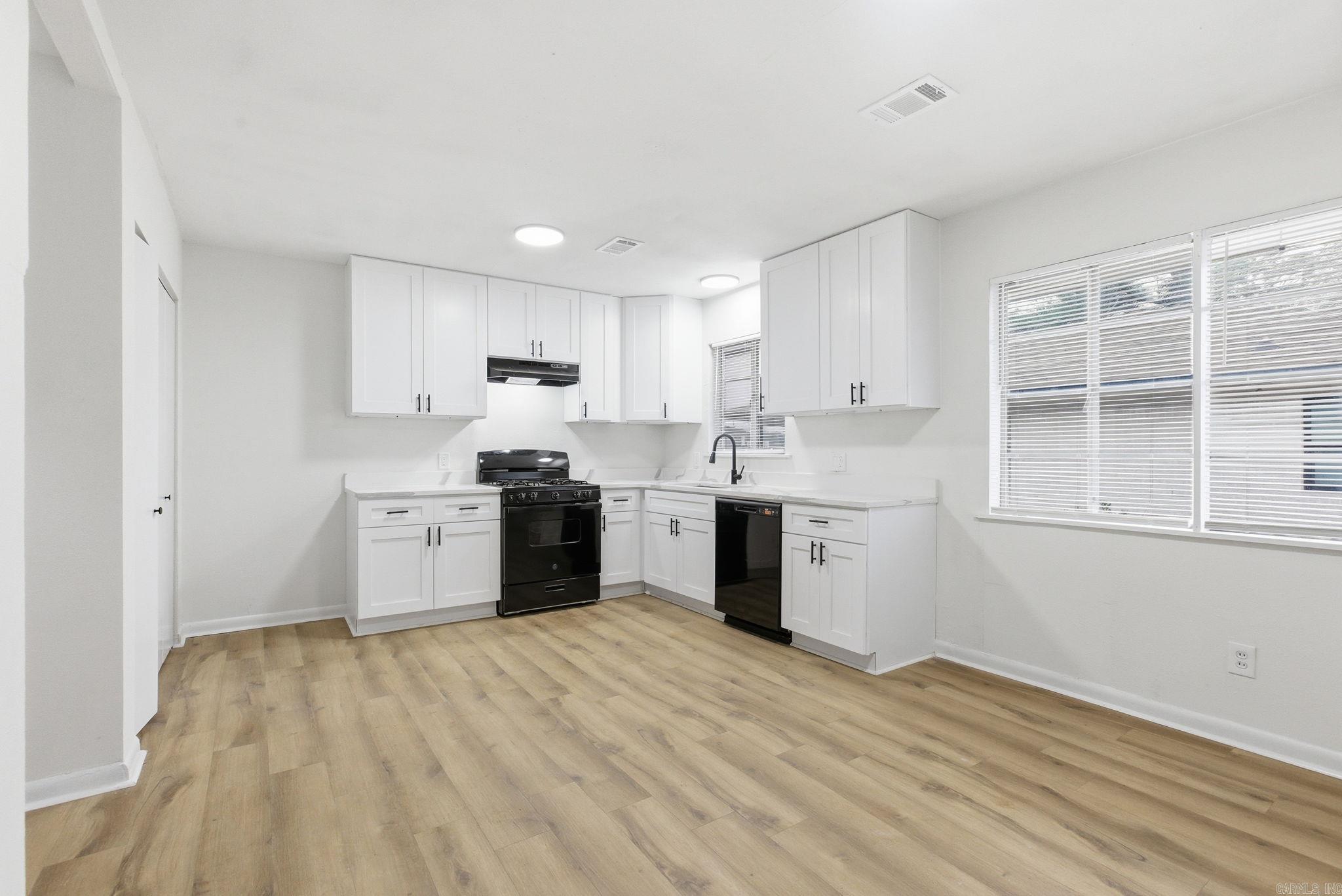 BRACKS - Residential