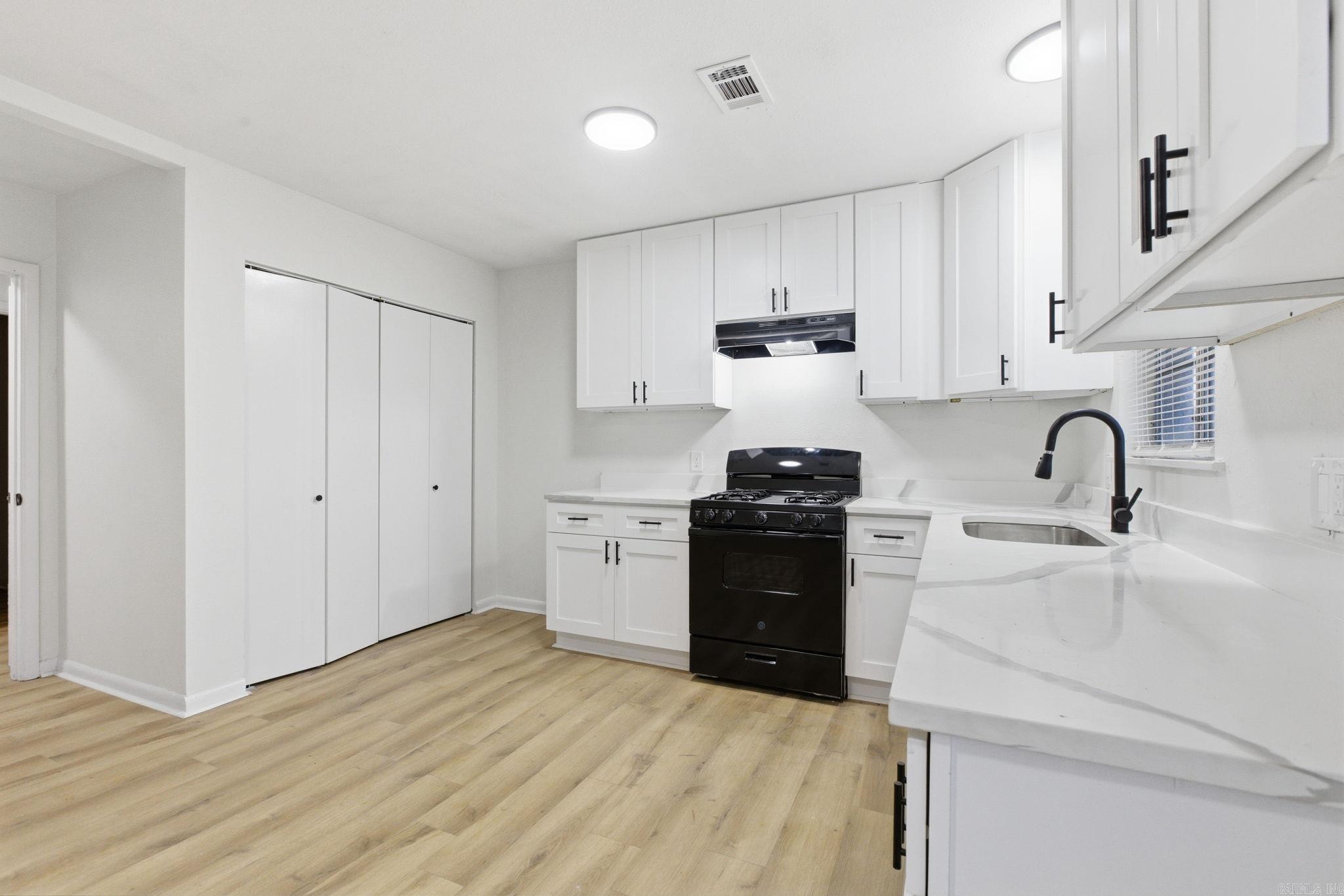 BRACKS - Residential