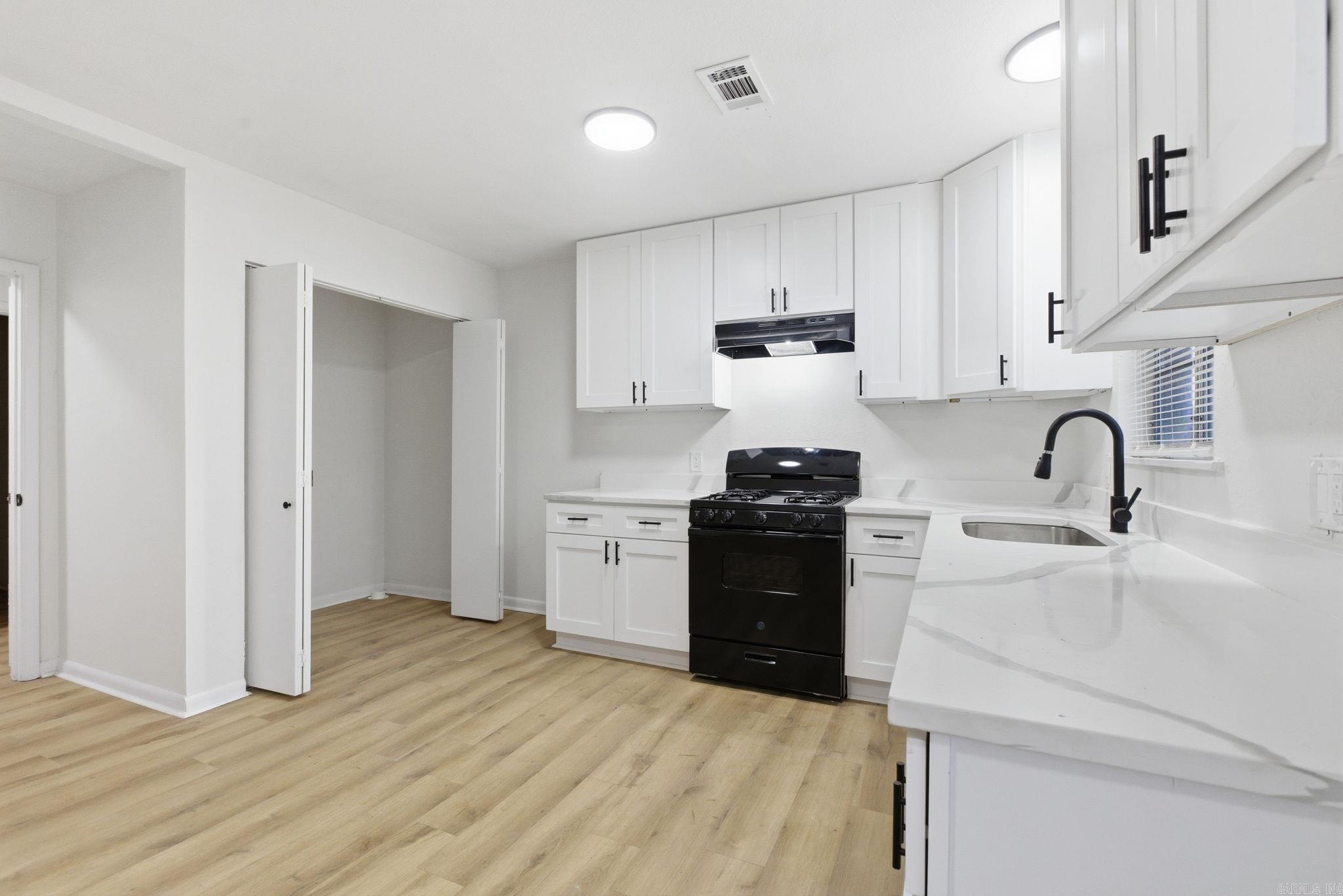 BRACKS - Residential