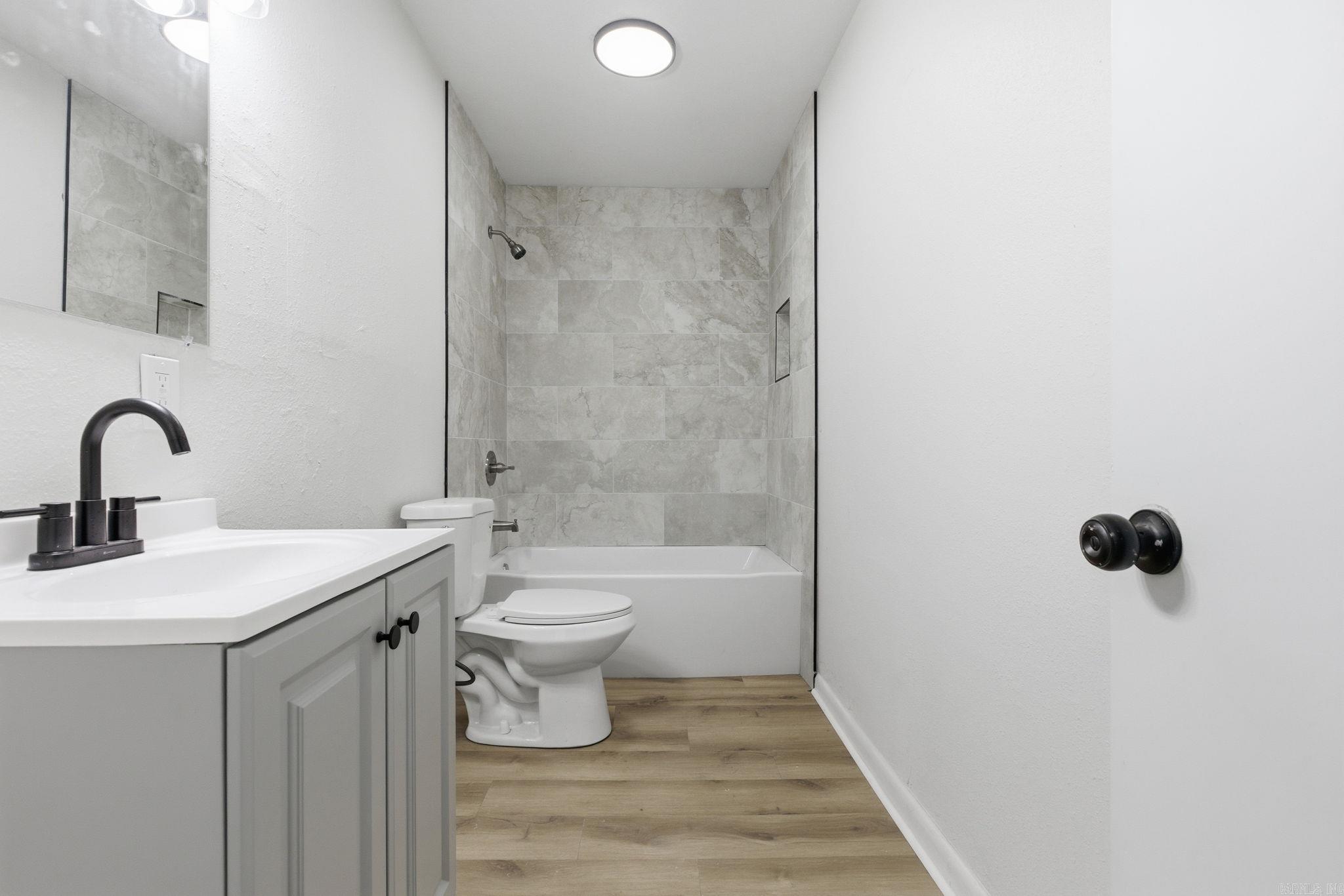 BRACKS - Residential