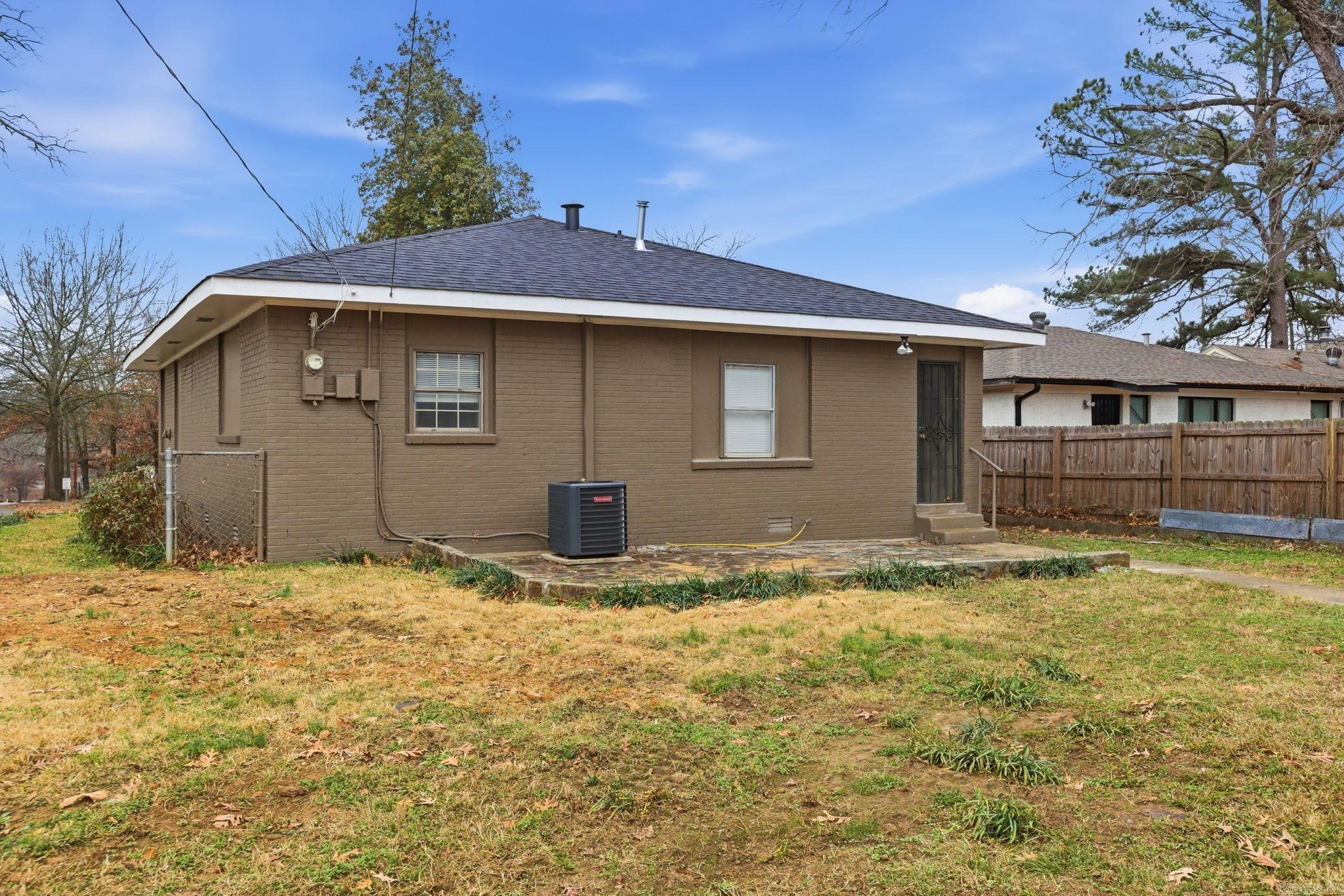 BRACKS - Residential