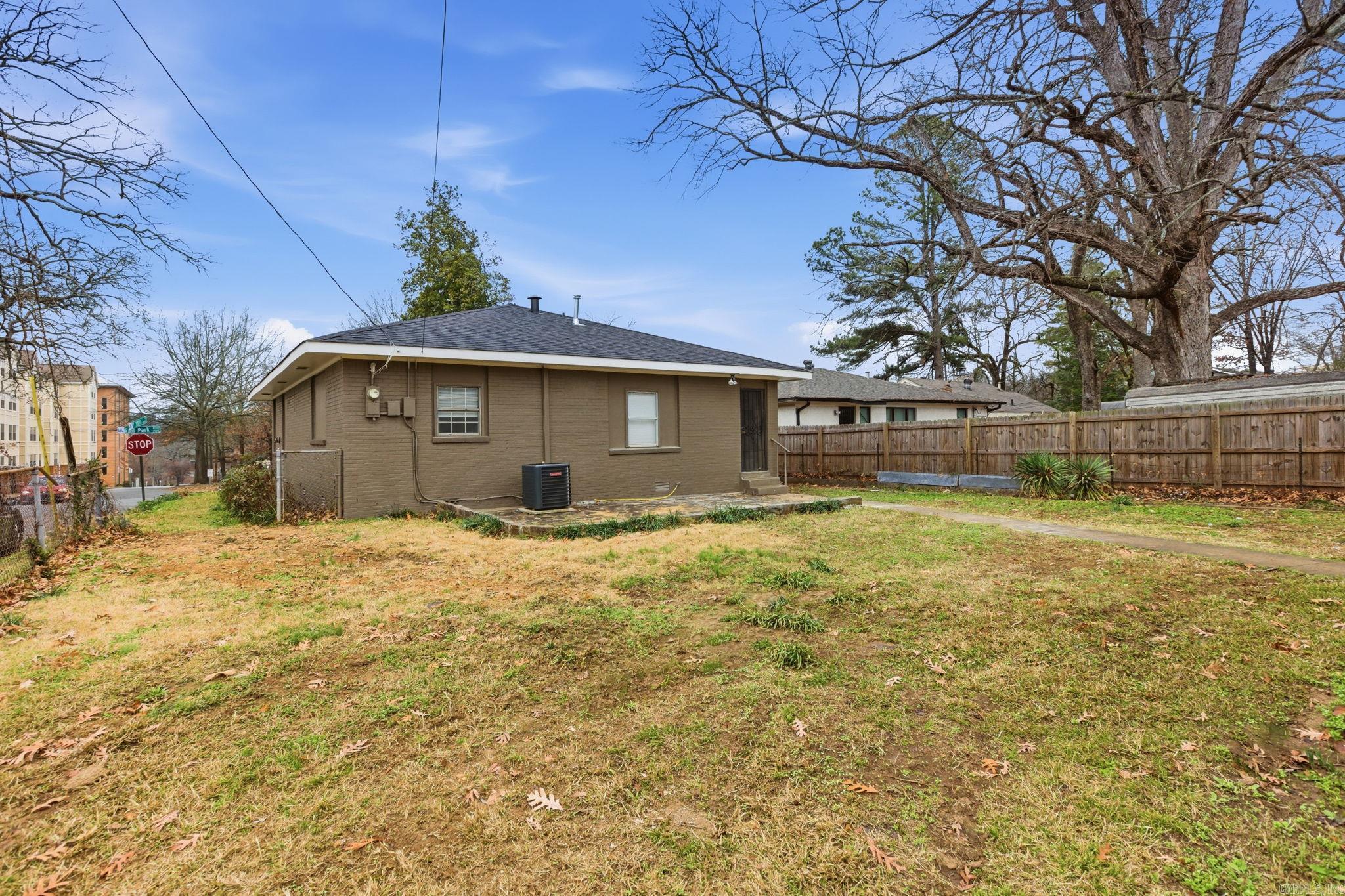 BRACKS - Residential