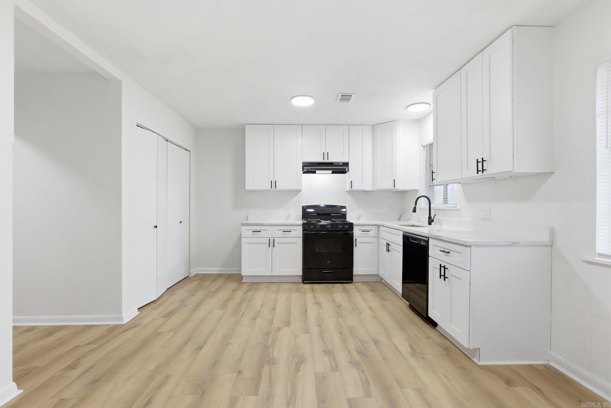 BRACKS - Residential