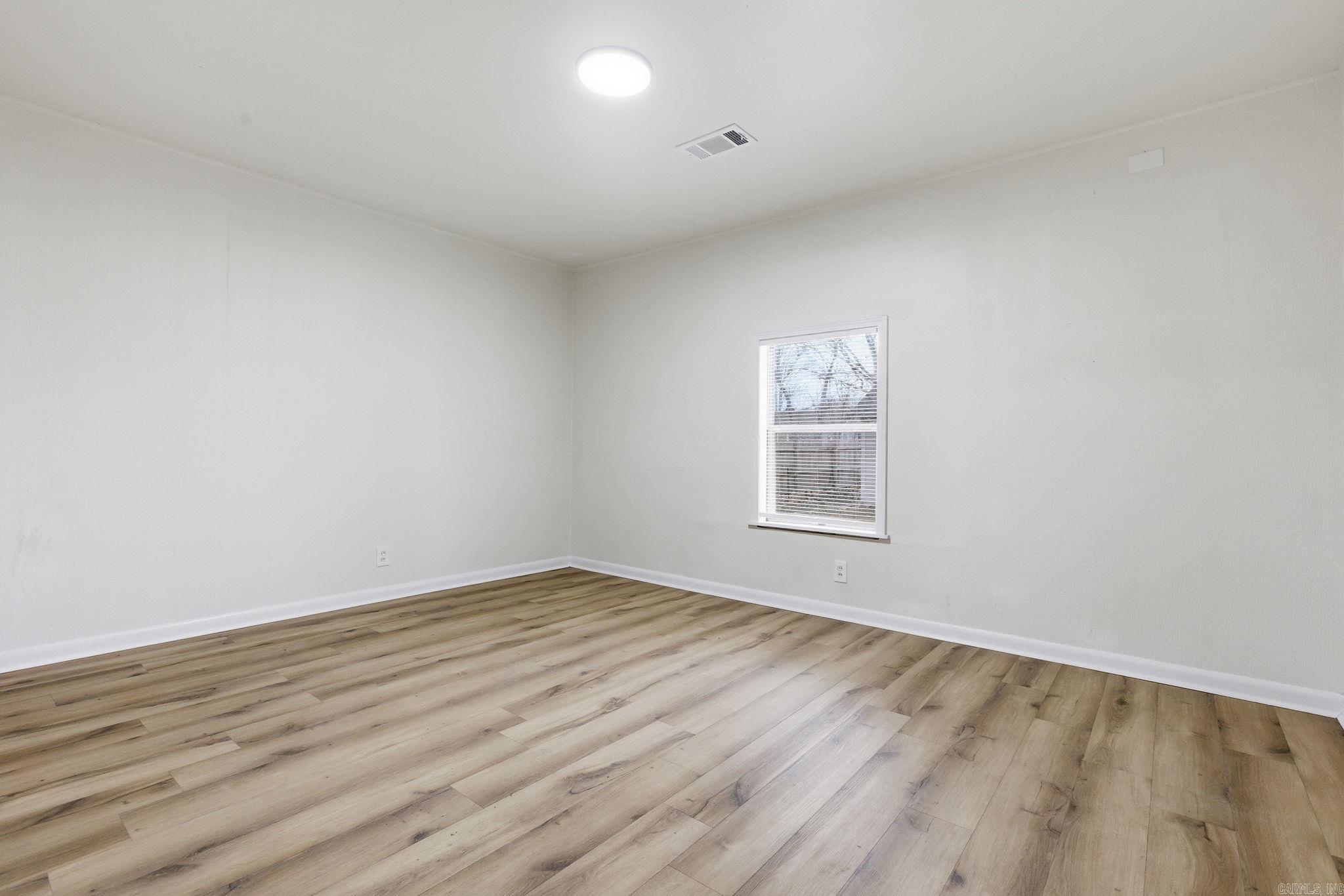 BRACKS - Residential