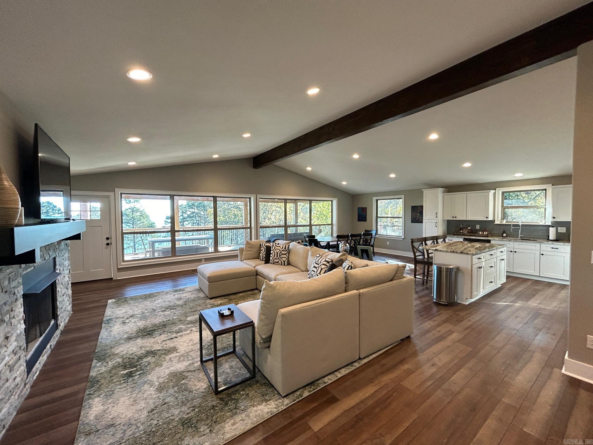 TORTOISE BAY - LAKE - Residential