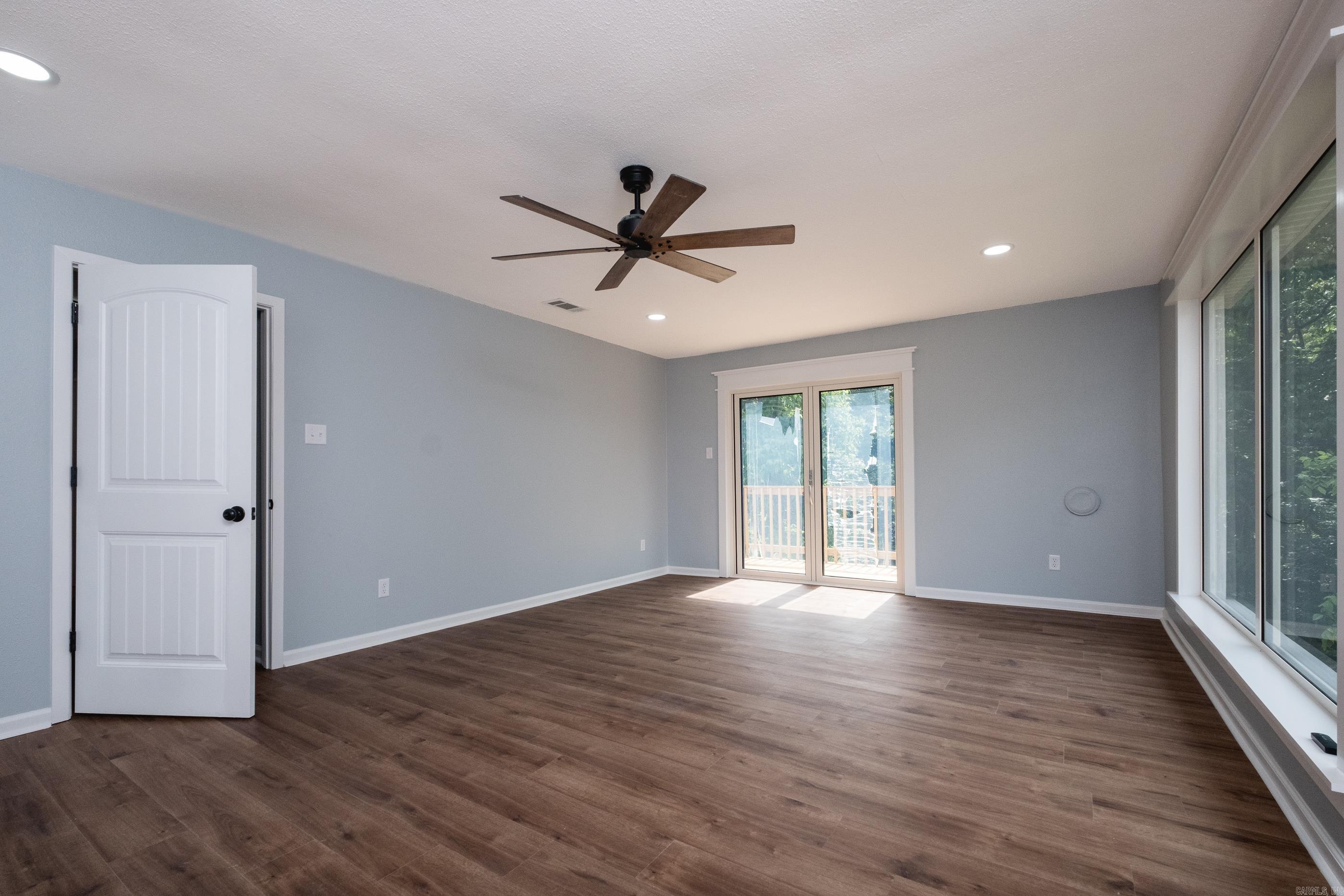 WOODLAWN HGTS - Residential