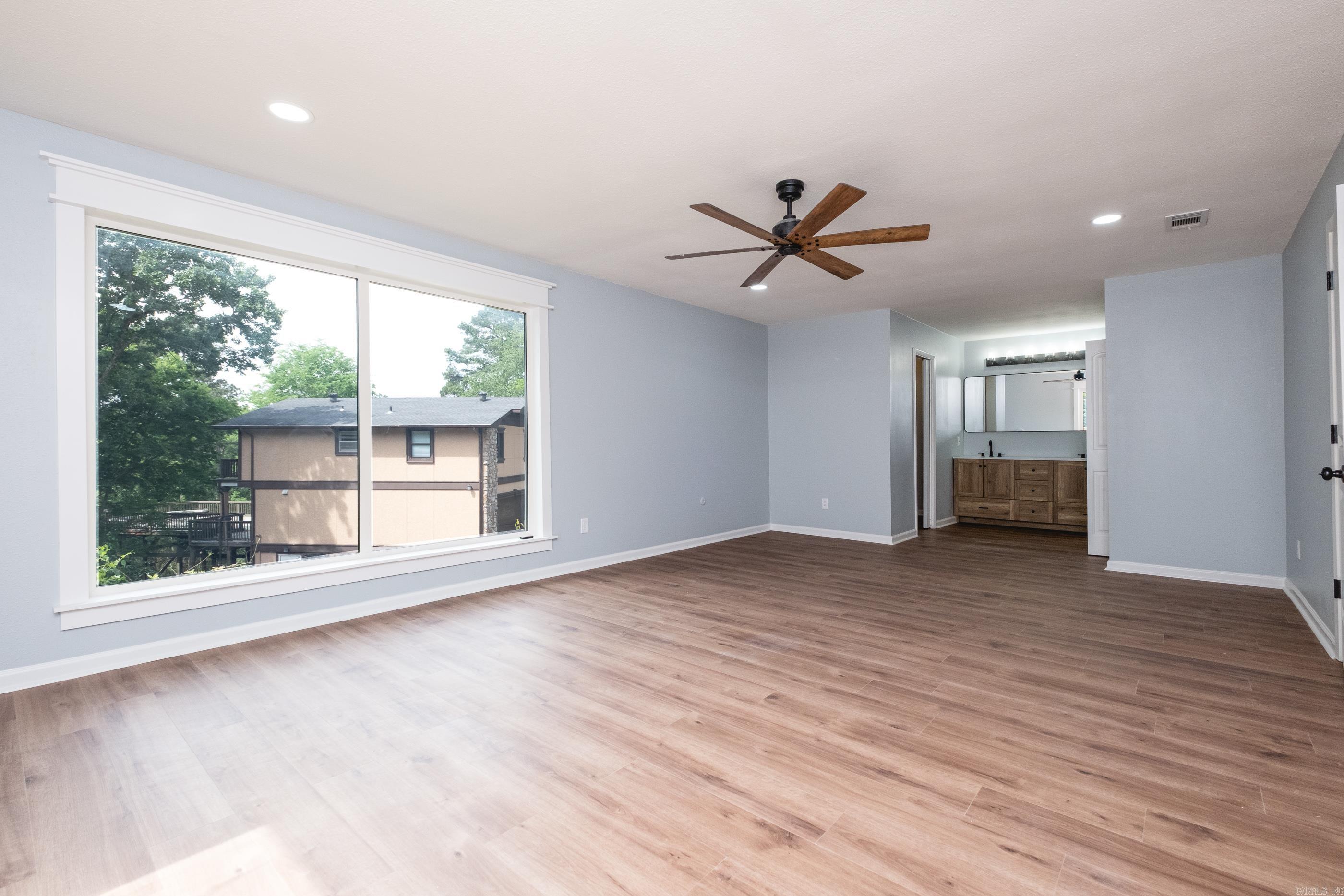 WOODLAWN HGTS - Residential