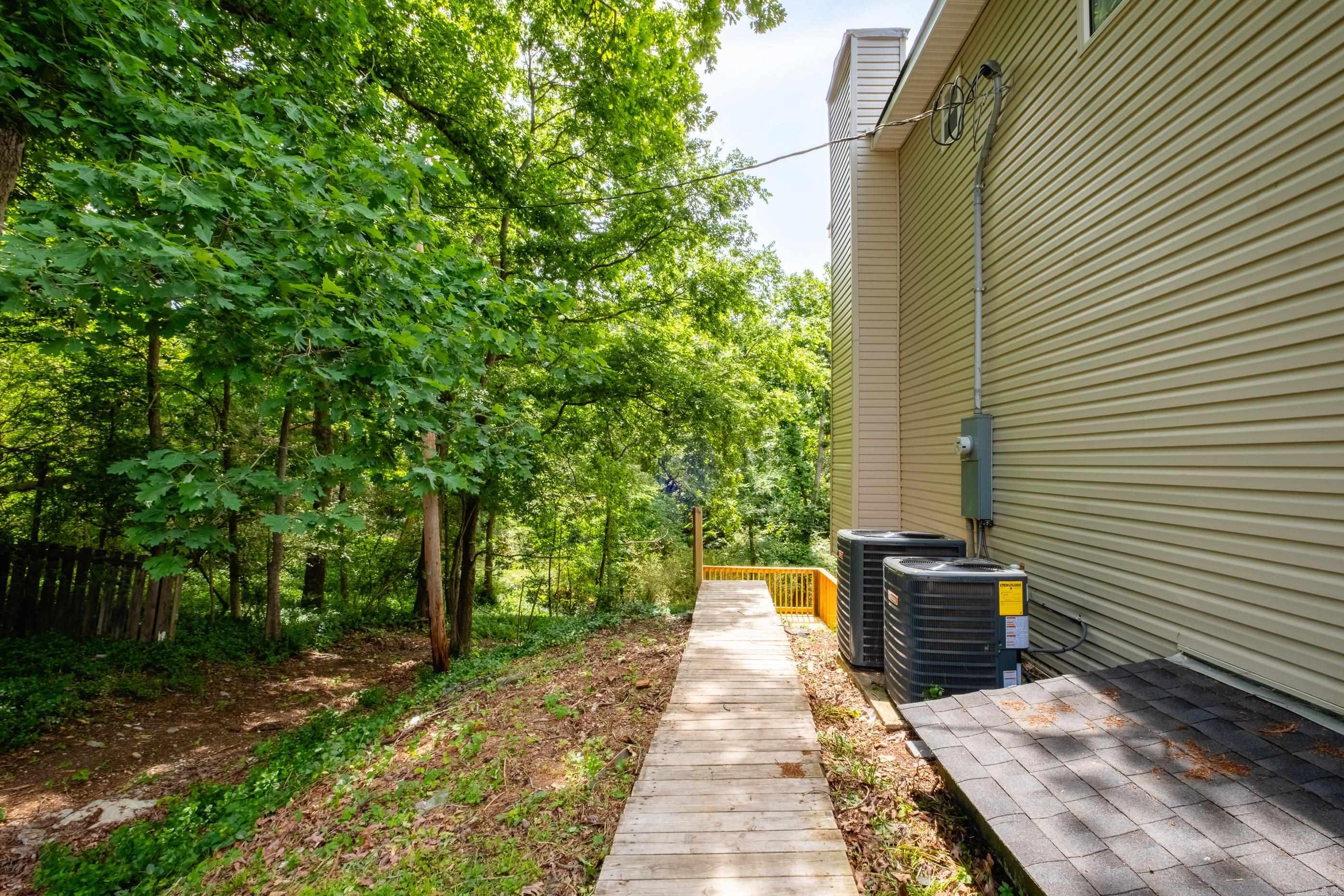 WOODLAWN HGTS - Residential