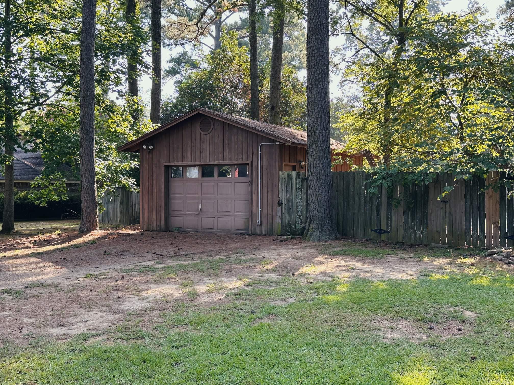 PINEWOOD ESTATES - Residential