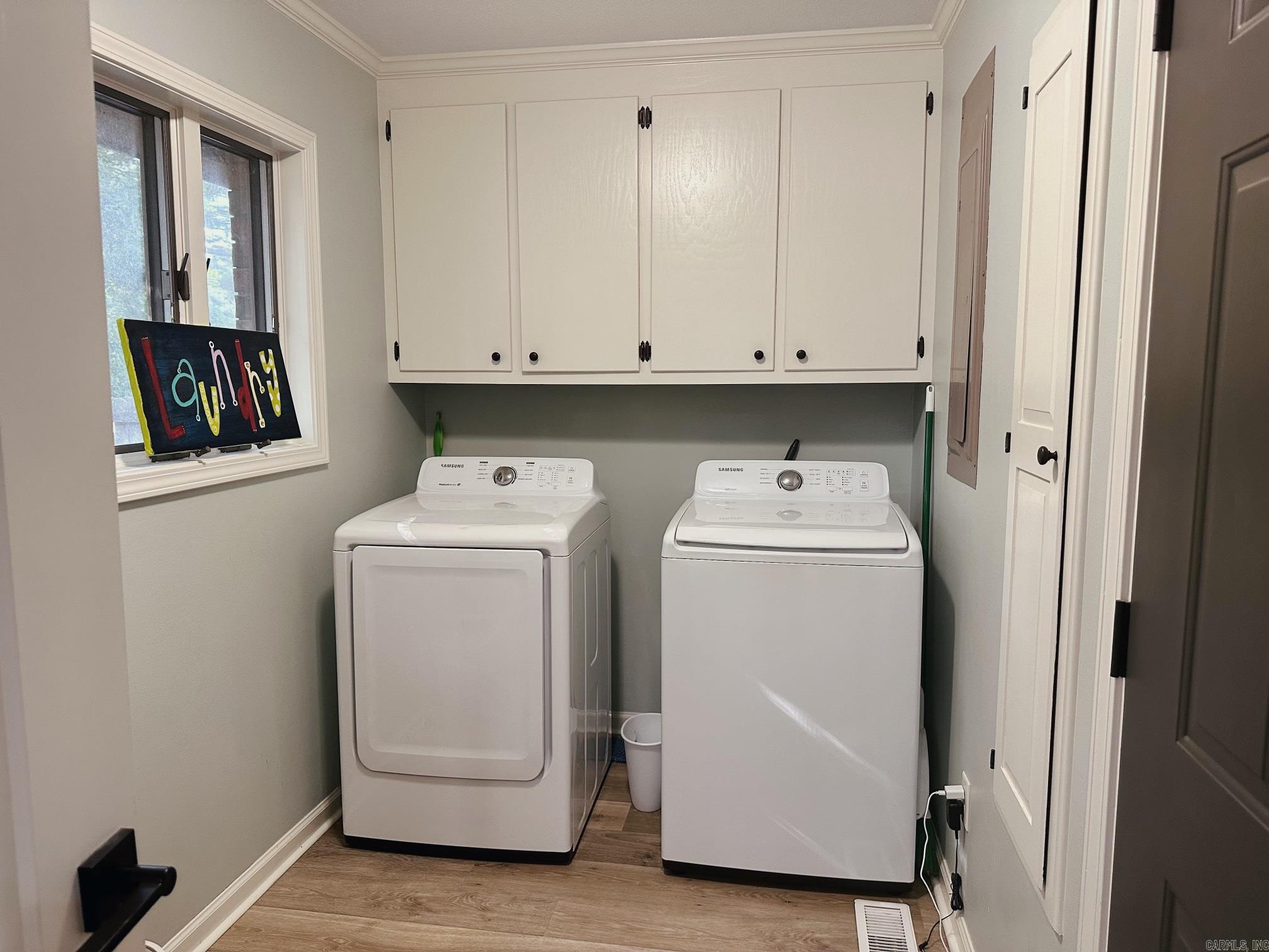 PINEWOOD ESTATES - Residential