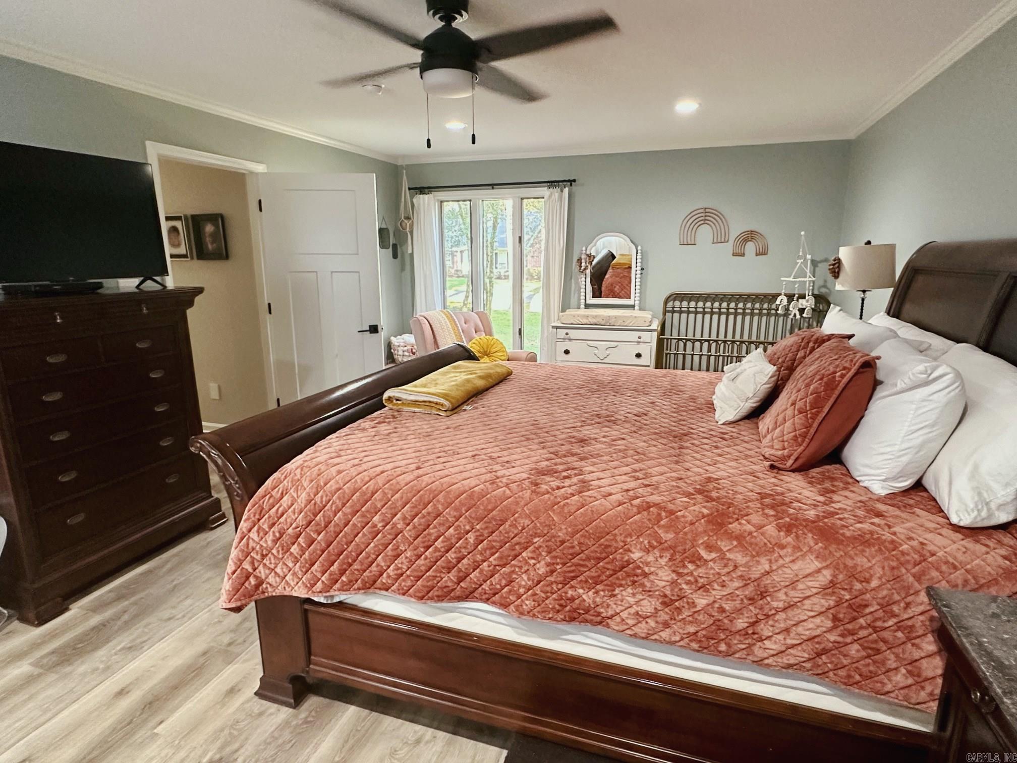 PINEWOOD ESTATES - Residential