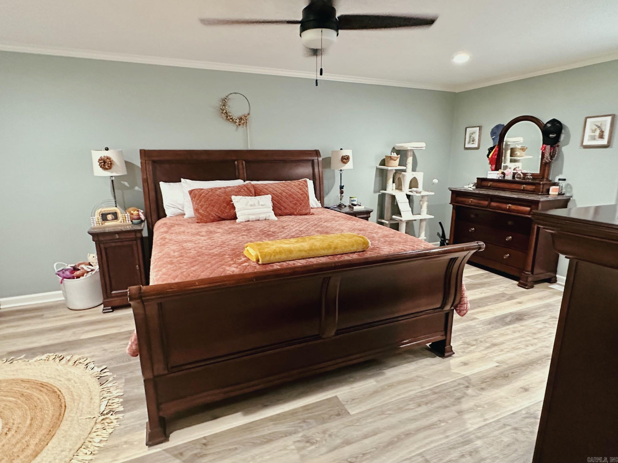 PINEWOOD ESTATES - Residential