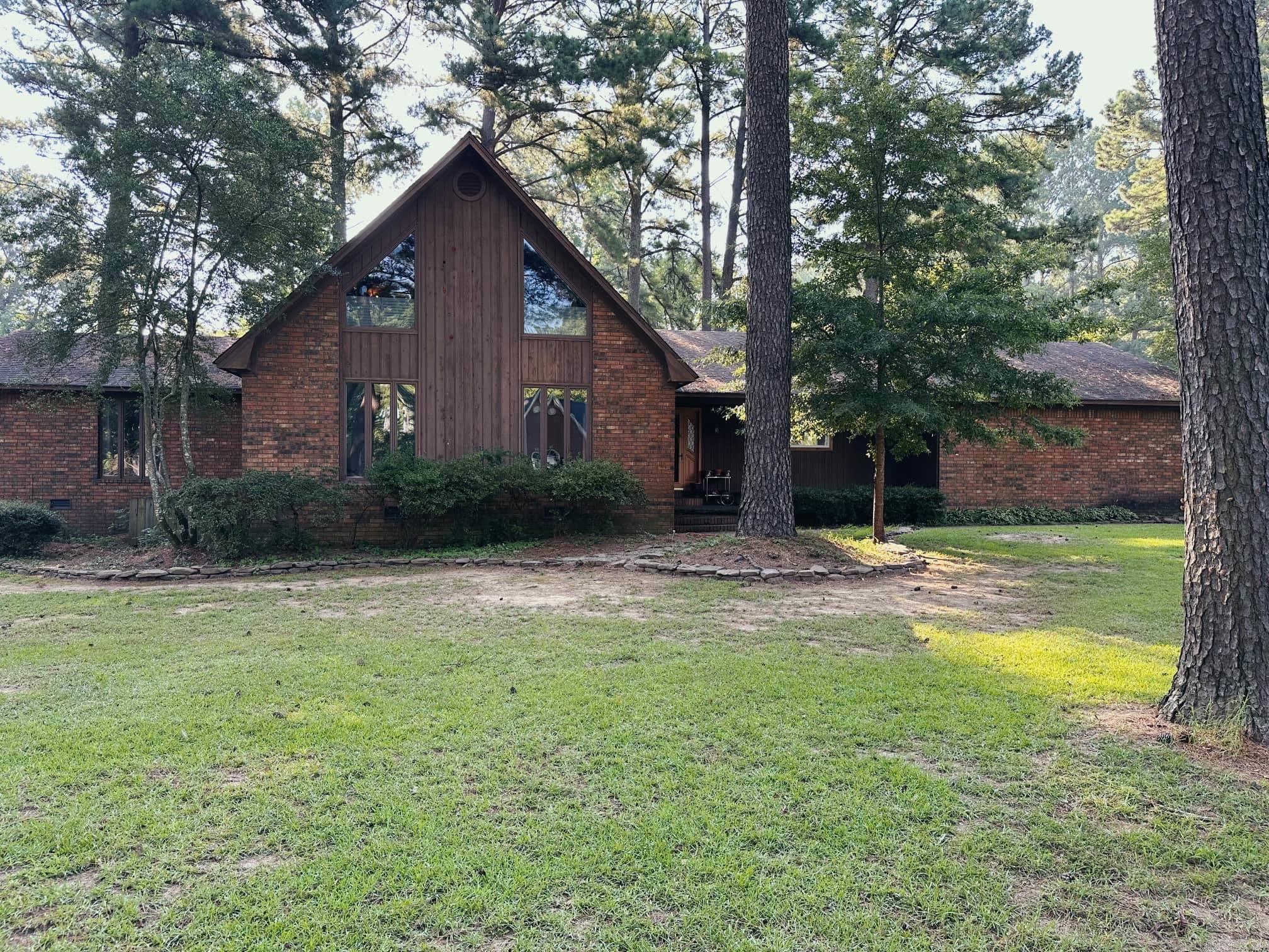 PINEWOOD ESTATES - Residential