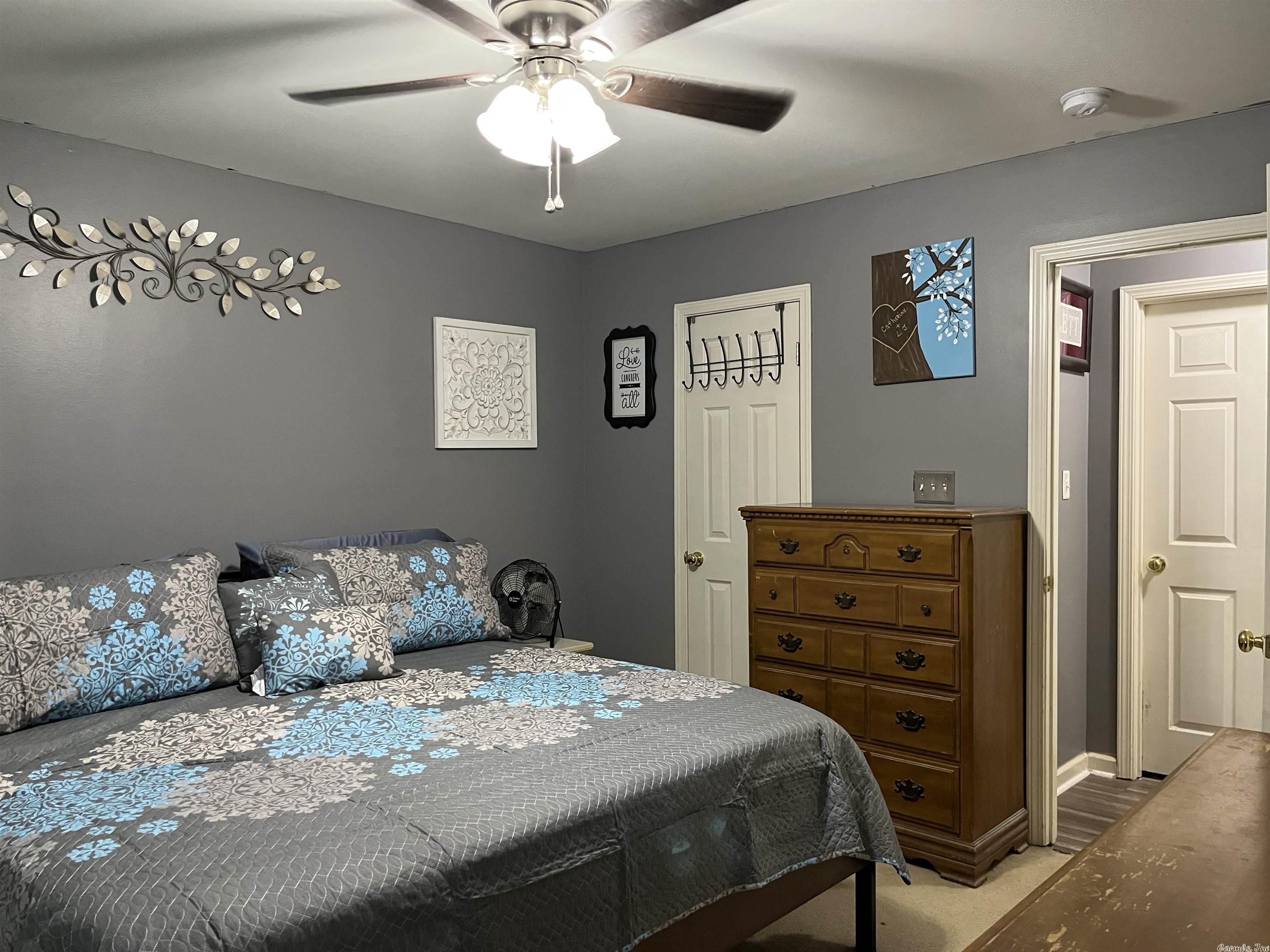 OLD MEADOWS - Residential