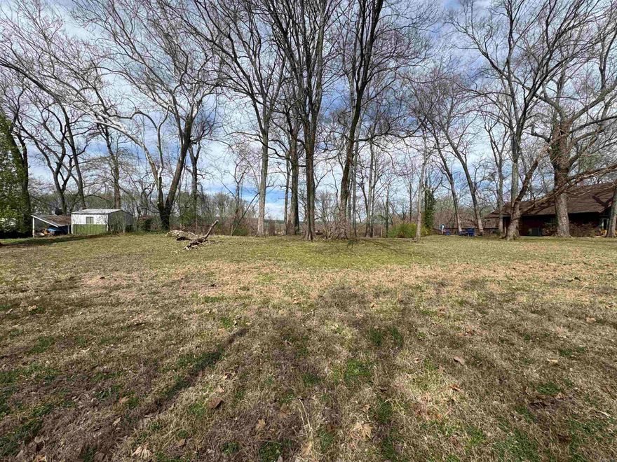River lot ready to build your forever home or weekend get-away. Large shade trees with easy access to the river.
