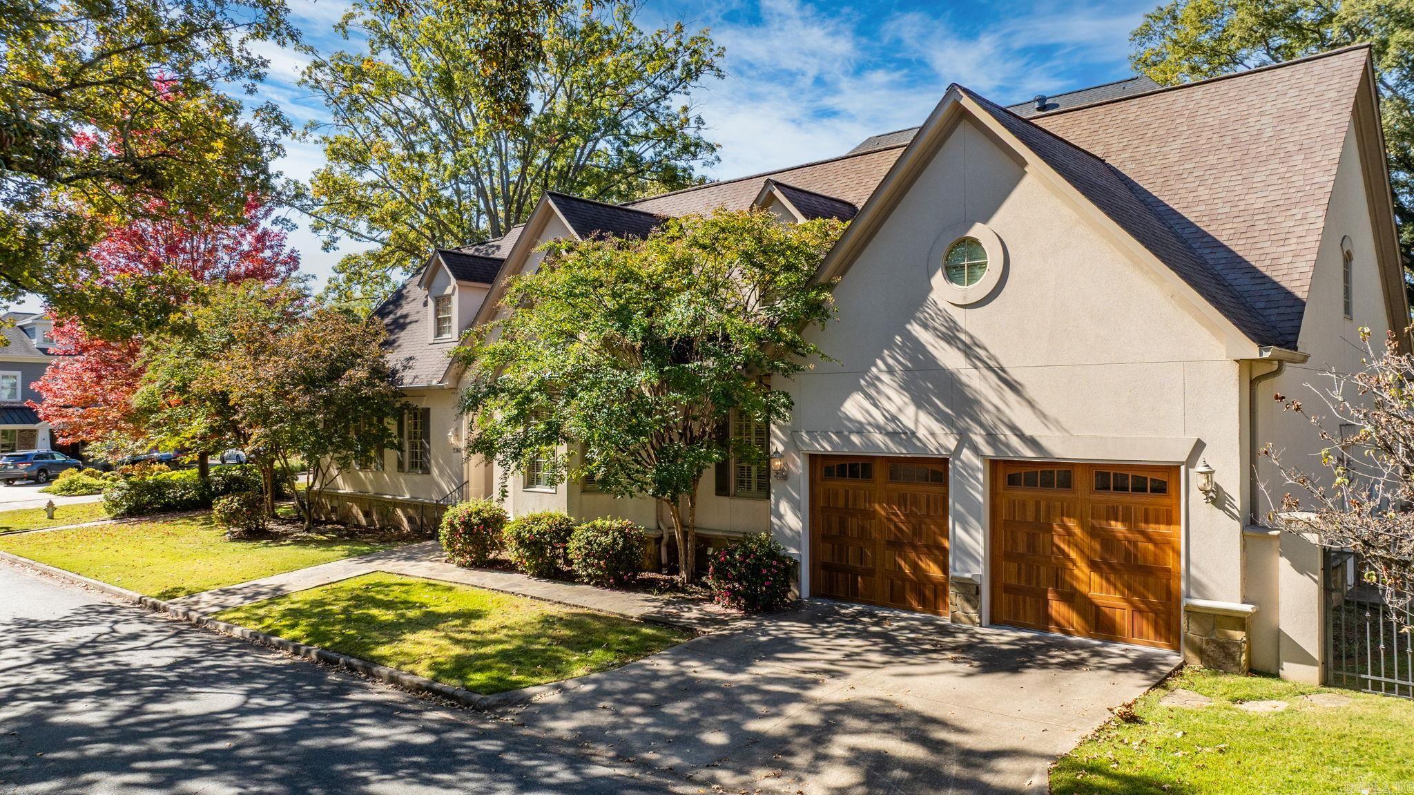 NEWTONS - Residential