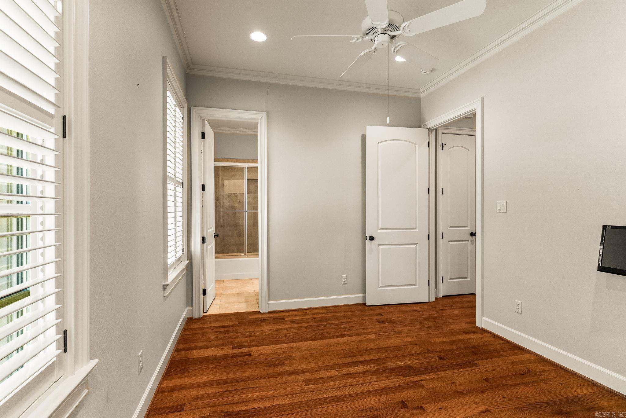 NEWTONS - Residential