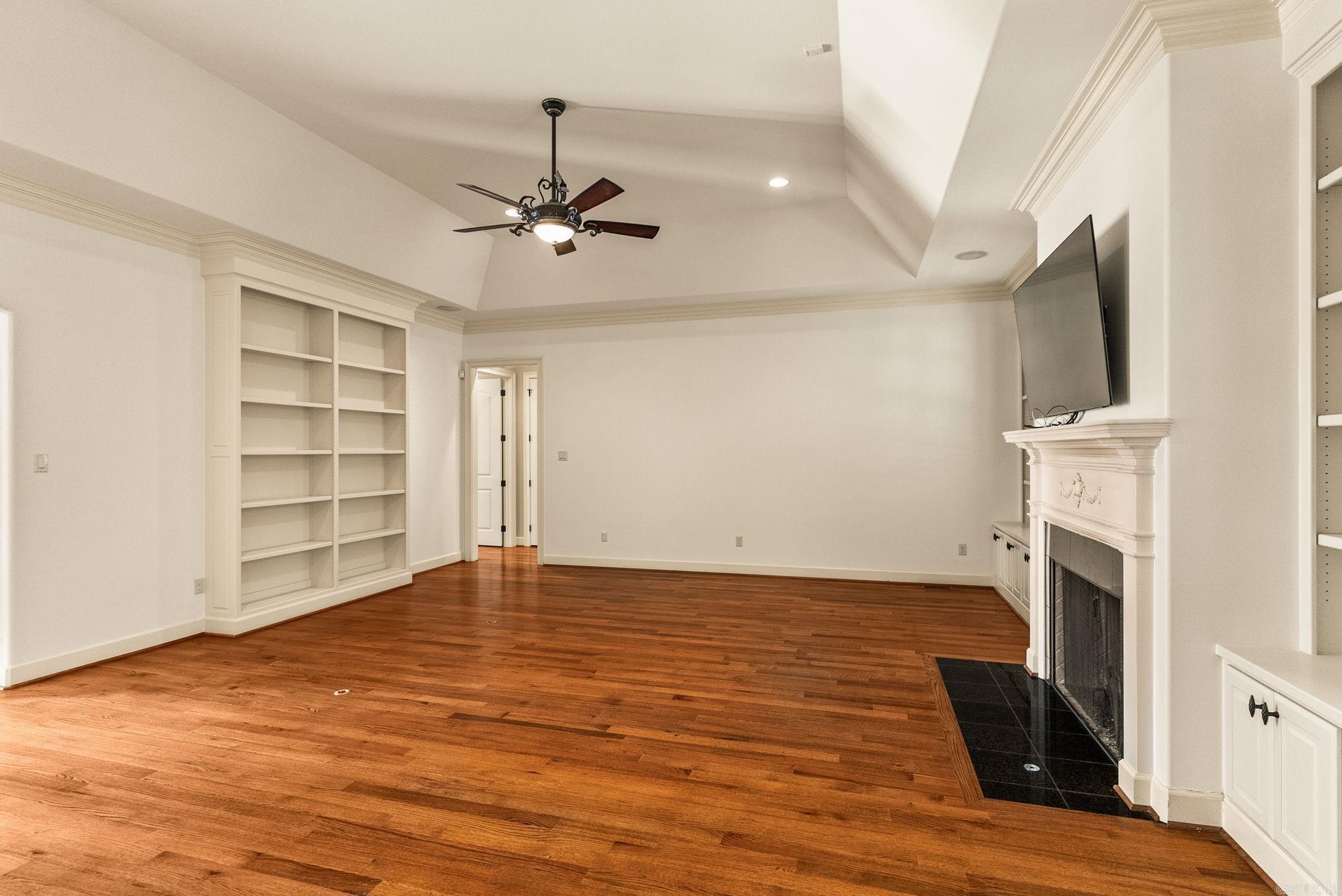 NEWTONS - Residential