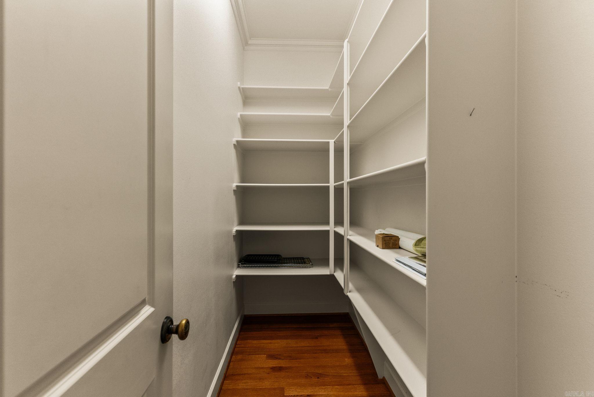 NEWTONS - Residential