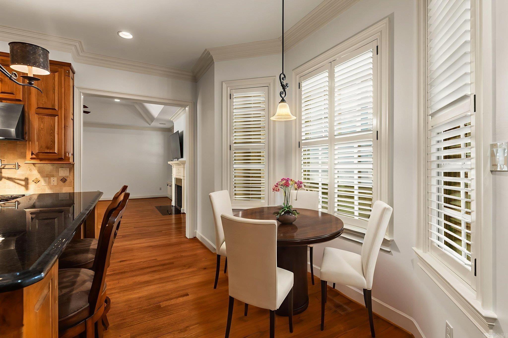 NEWTONS - Residential