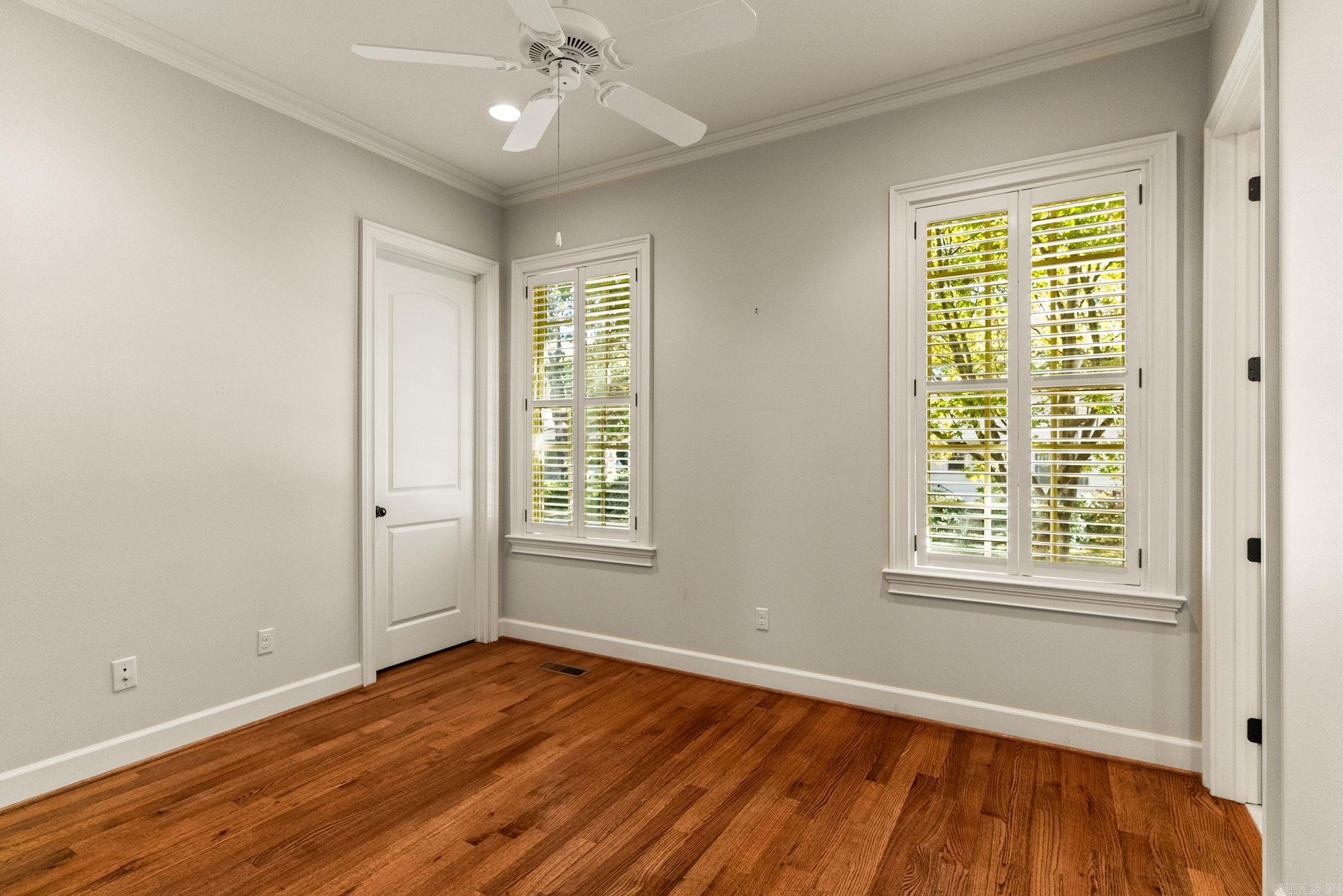 NEWTONS - Residential