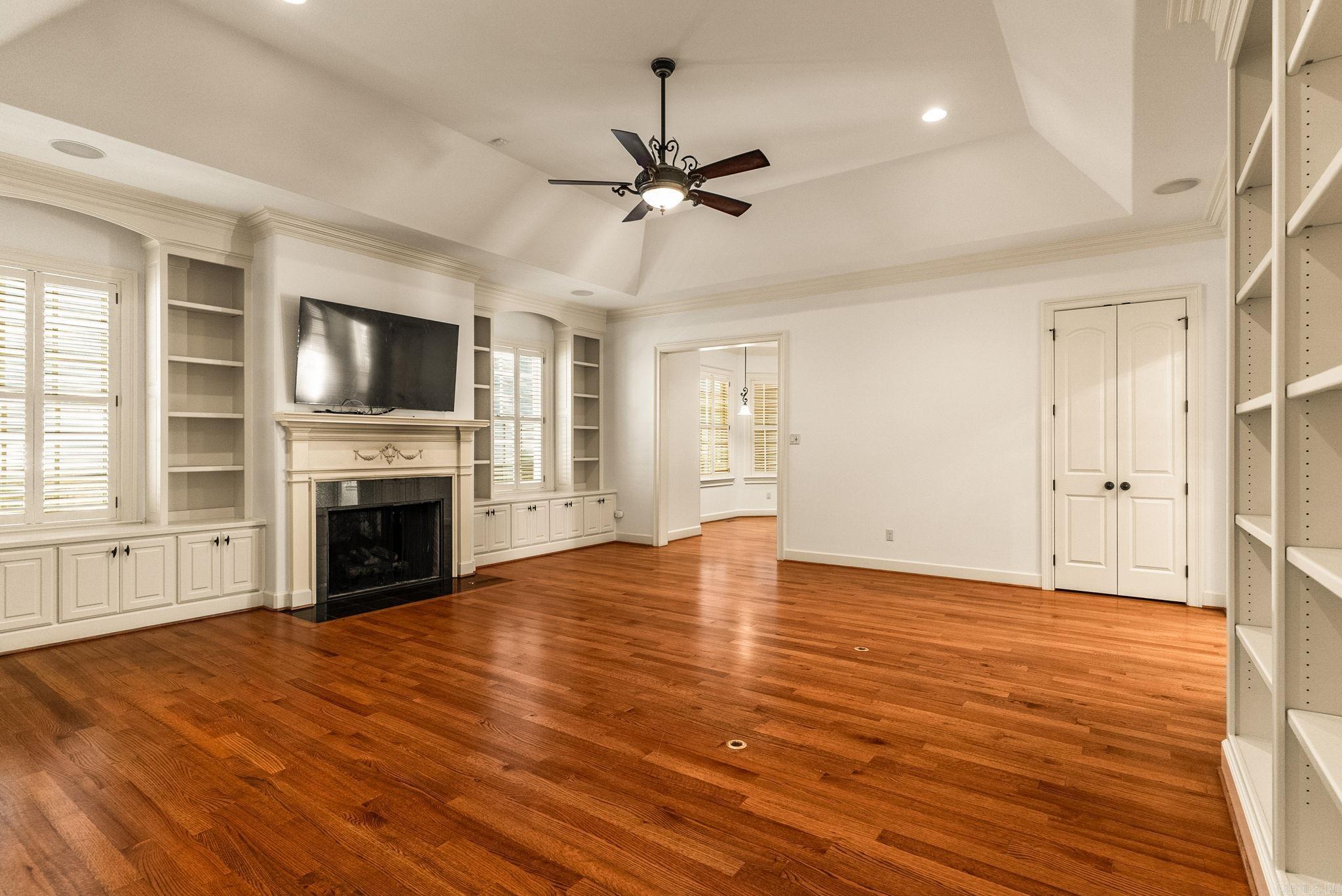 NEWTONS - Residential