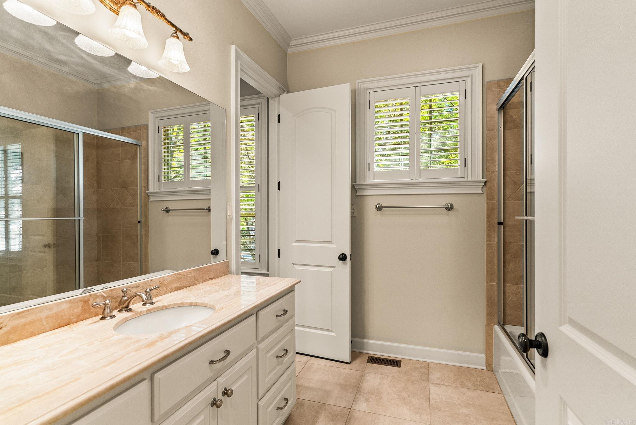 NEWTONS - Residential