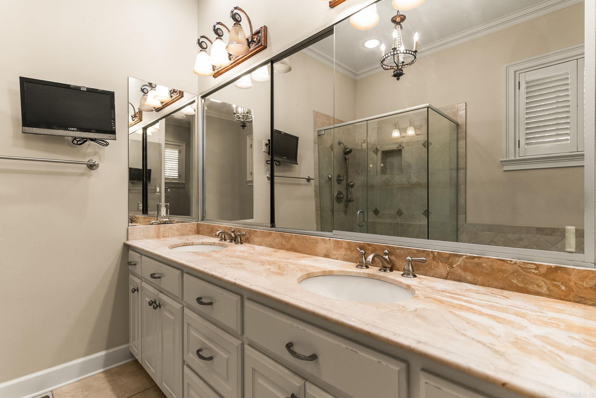 NEWTONS - Residential