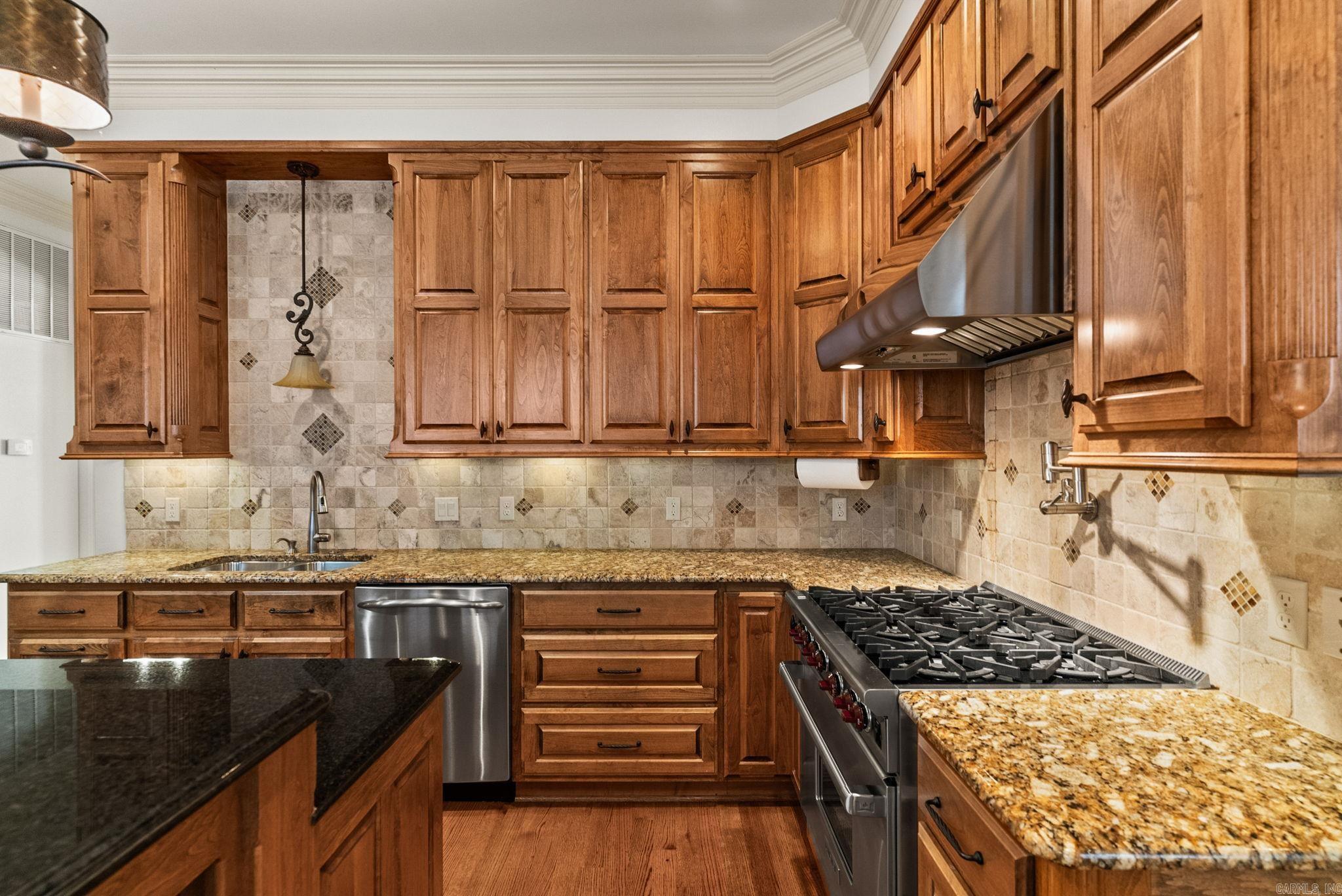 NEWTONS - Residential